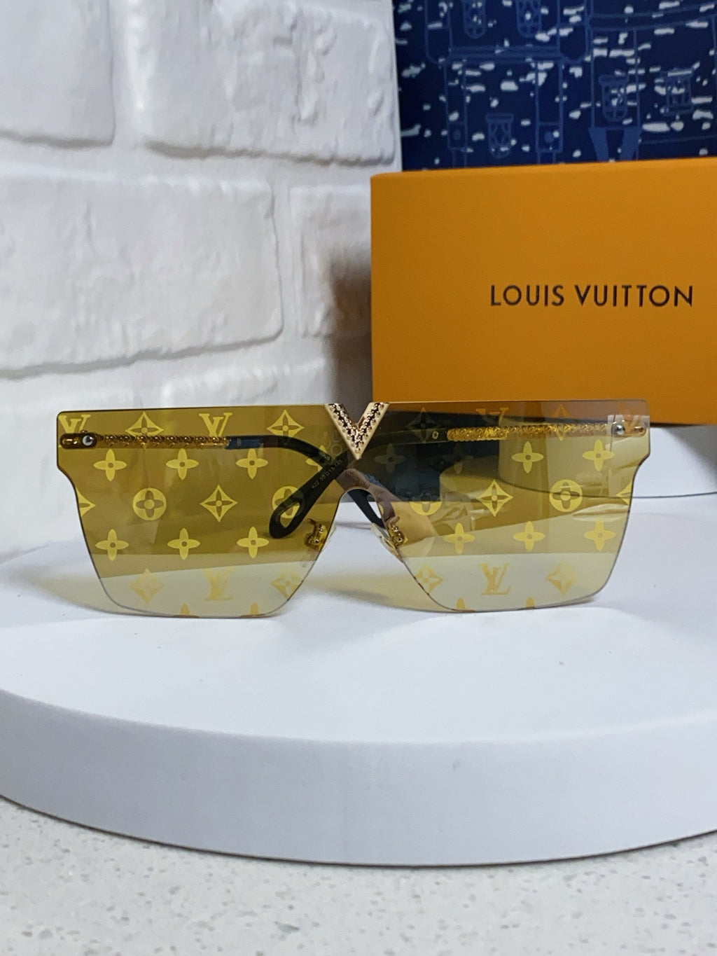 Louis Vuitton Fashion Gold Lens Sunglasses for Men & Women - 997392 - detail image 2