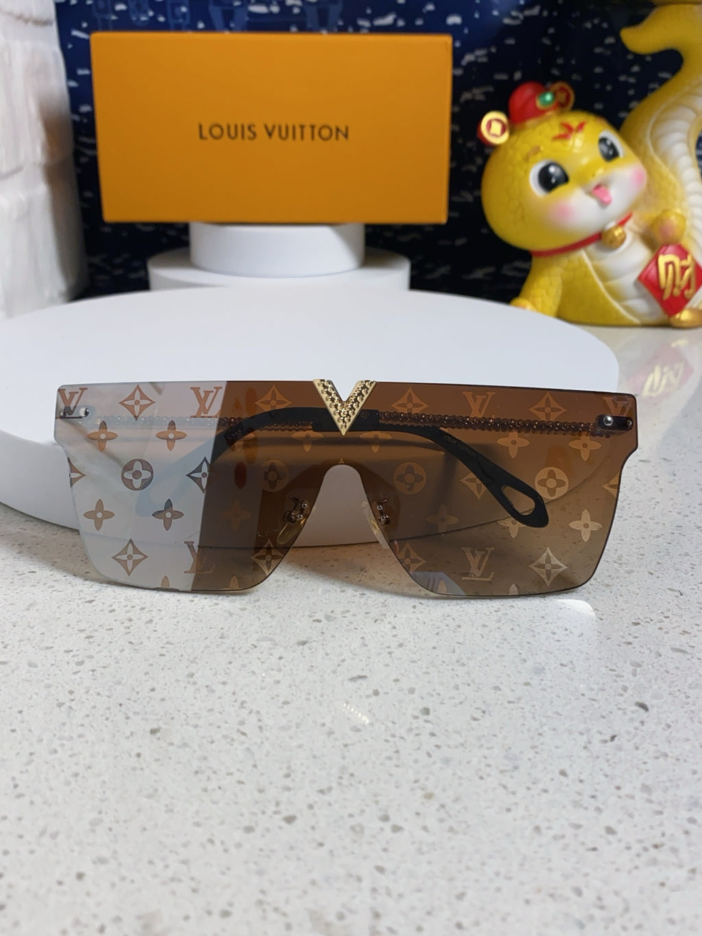 Louis Vuitton Fashion Silver Lens Sunglasses for Men & Women - 997393 - detail image 9