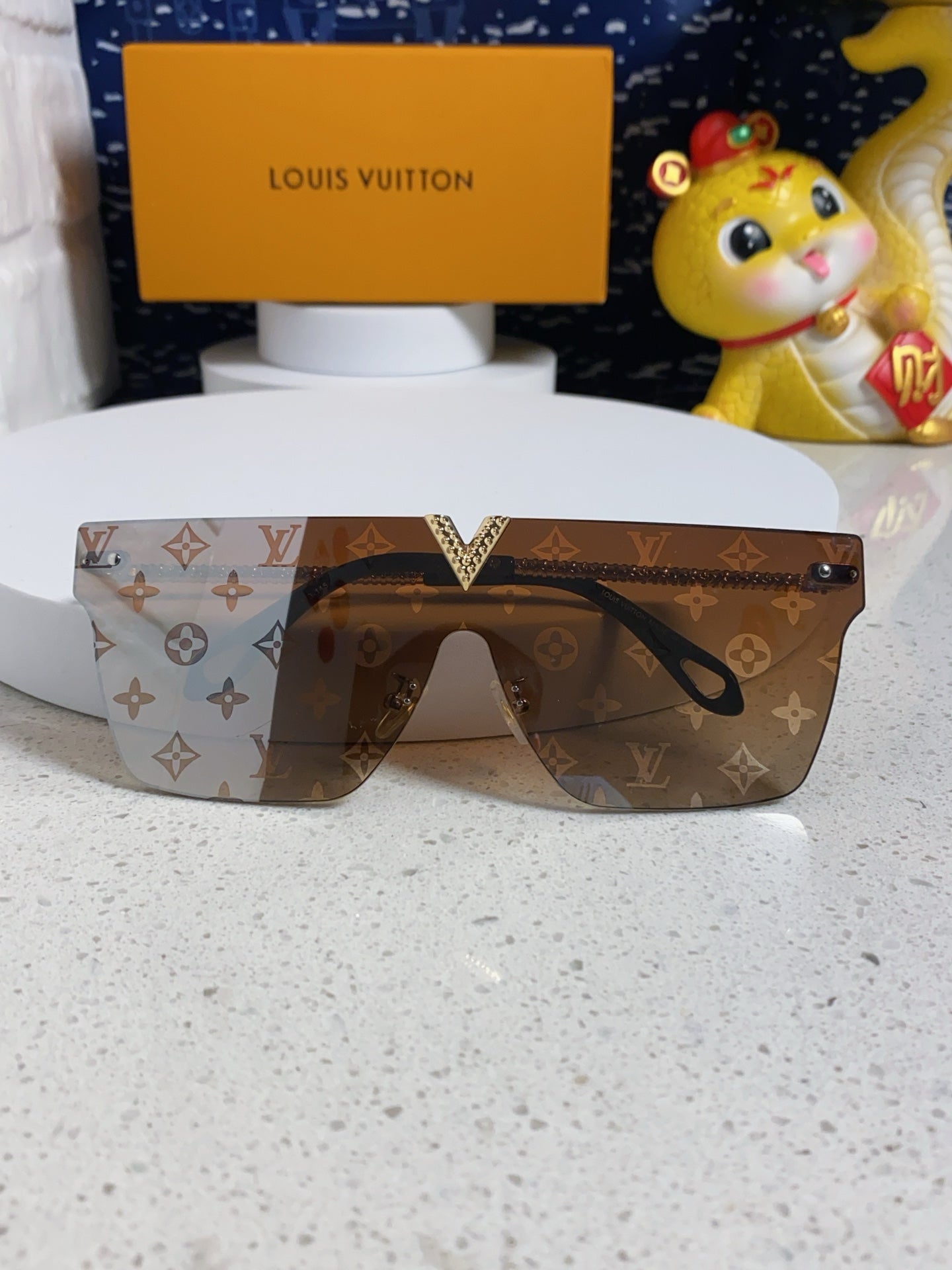 Louis Vuitton Fashion Silver Lens Sunglasses for Men & Women - 997393 - detail image 9