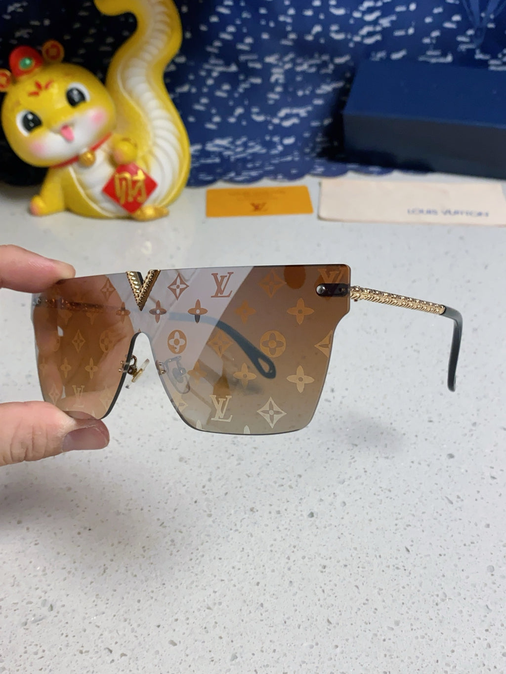 Louis Vuitton Fashion Silver Lens Sunglasses for Men & Women - 997393 - detail image 6