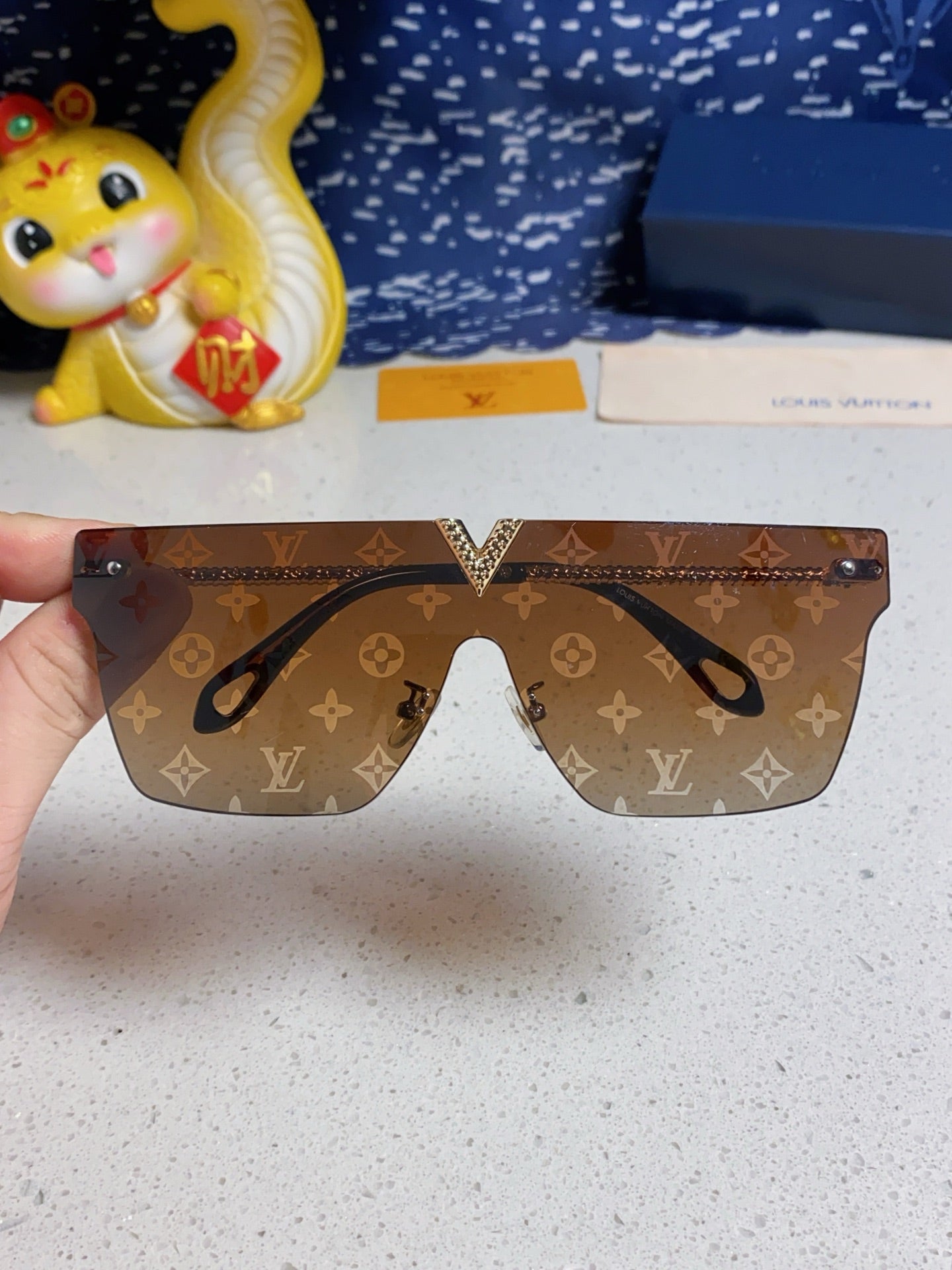 Louis Vuitton Fashion Silver Lens Sunglasses for Men & Women - 493051 - detail image 4