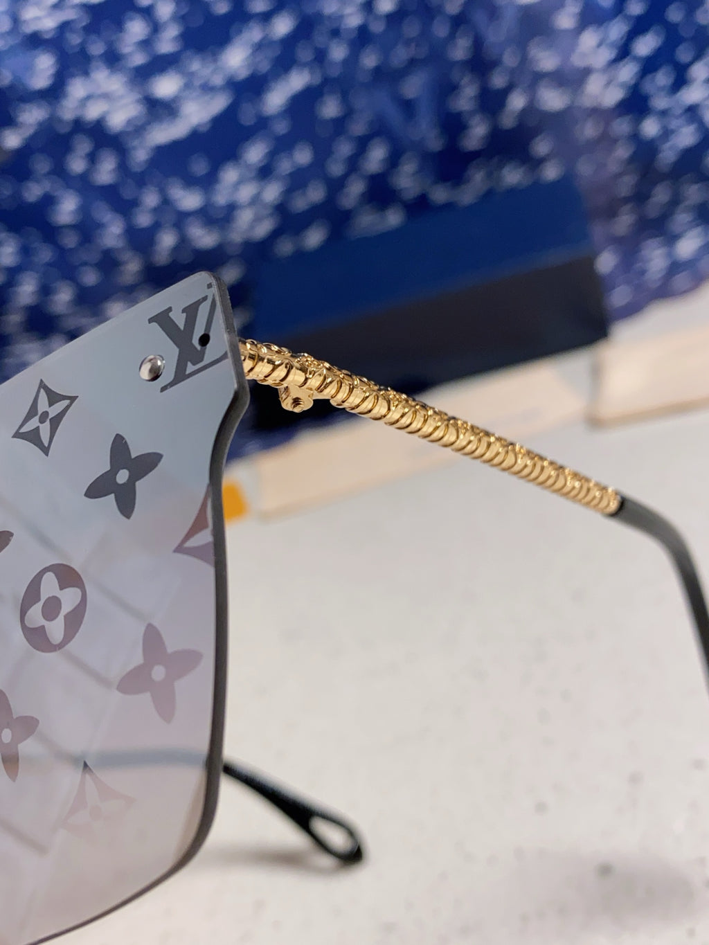 Louis Vuitton Fashion Gray Lens Sunglasses for Men & Women - 997394 - detail image 7