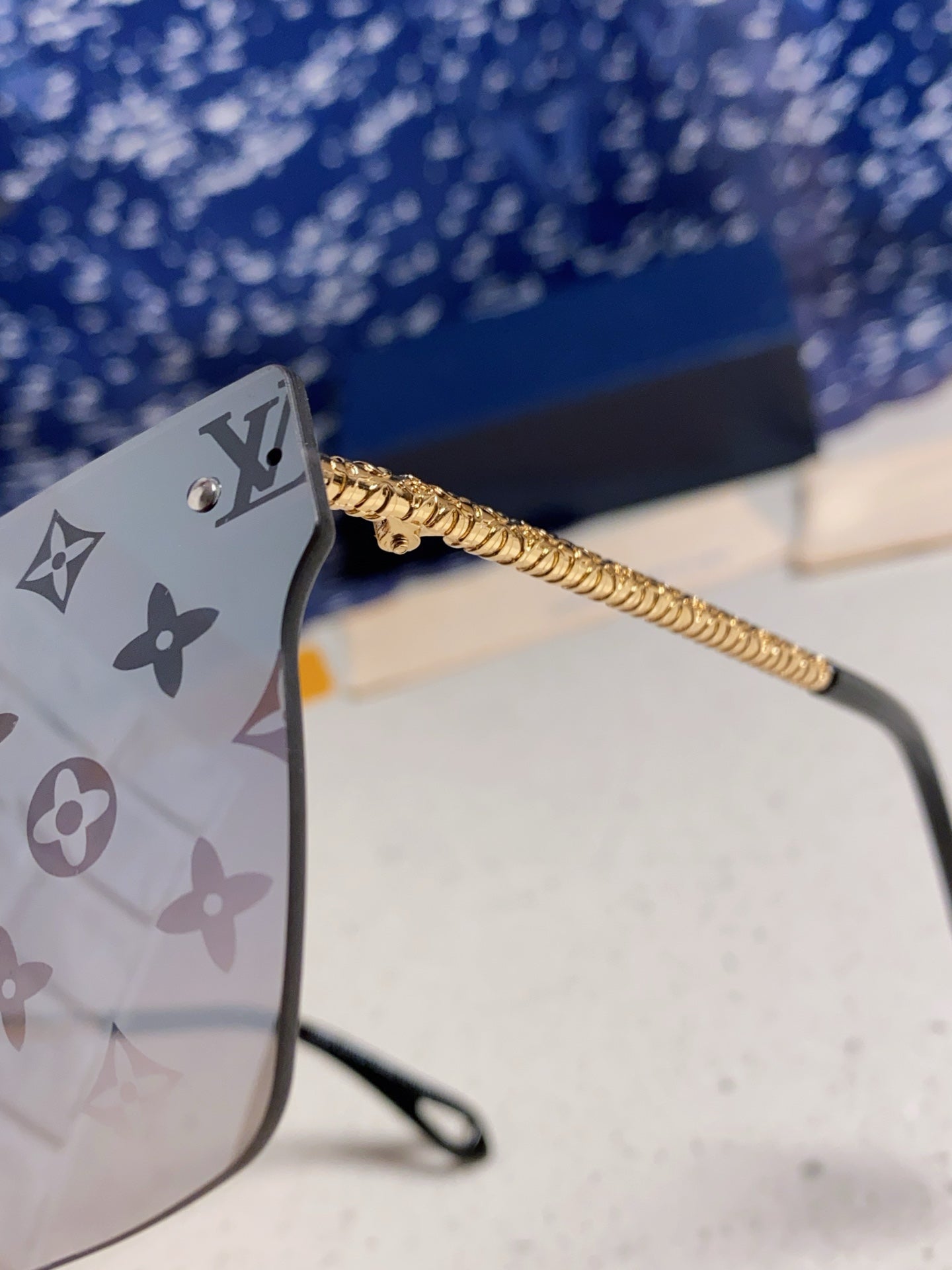Louis Vuitton Fashion Gray Lens Sunglasses for Men & Women - 997394 - detail image 7