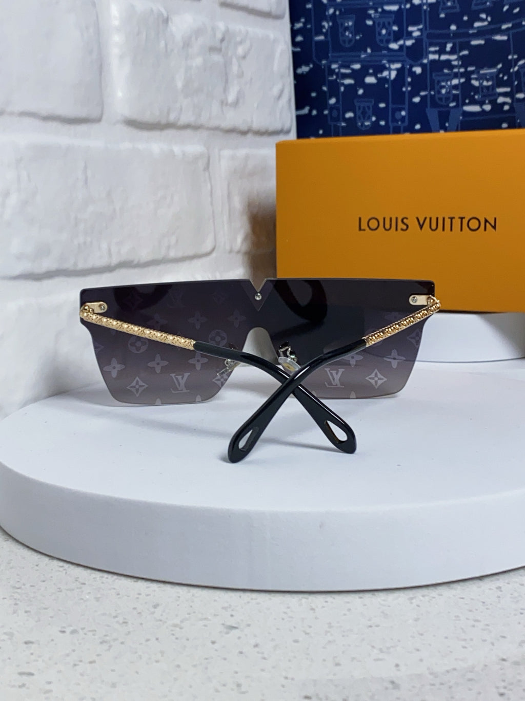 Louis Vuitton Fashion Gray Lens Sunglasses for Men & Women - 997394 - detail image 3