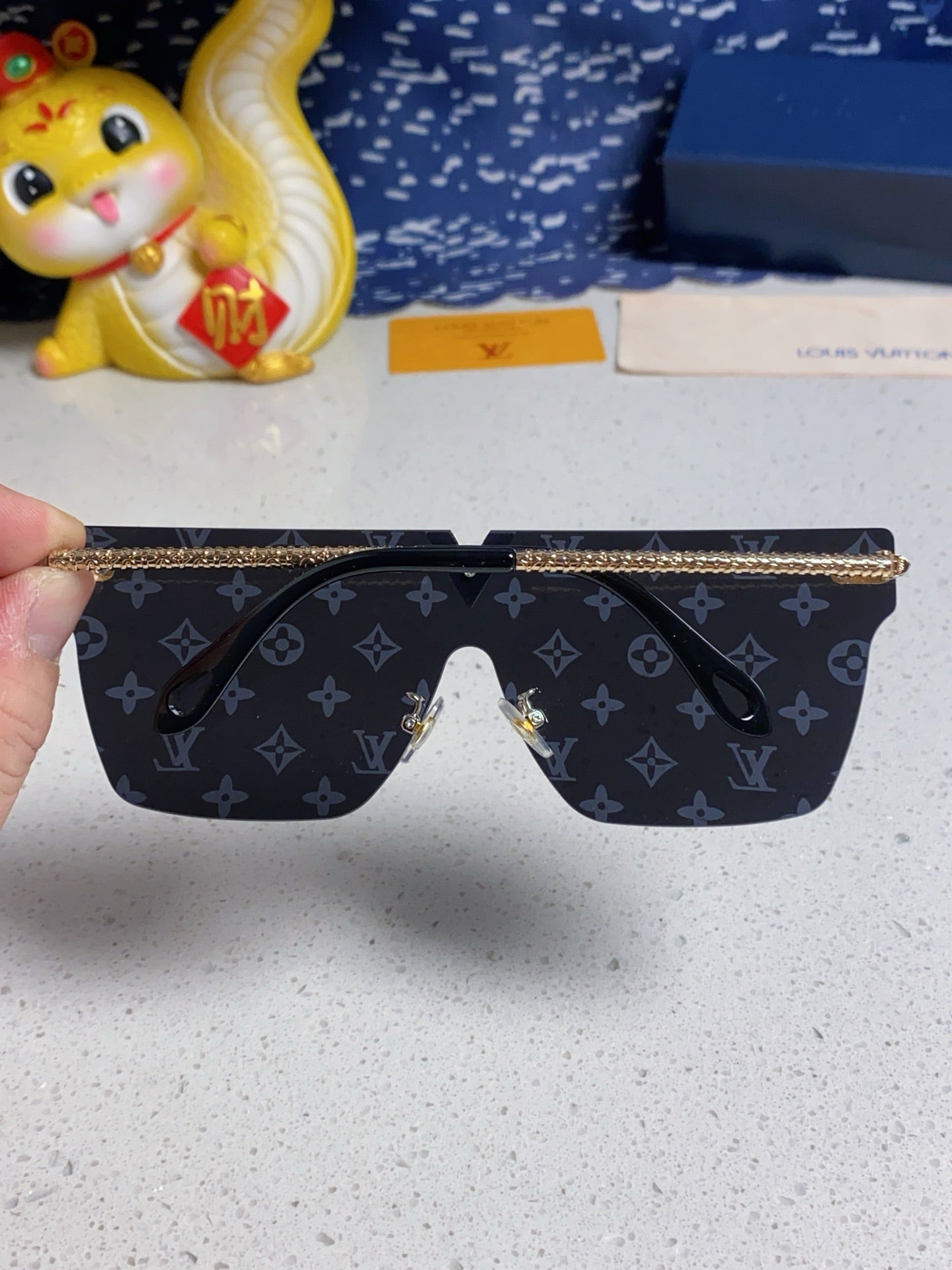Louis Vuitton Fashion Silver Lens Sunglasses for Men & Women - 493053 - detail image 5