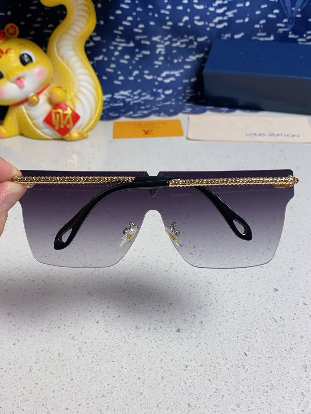Louis Vuitton Fashion Silver Lens Sunglasses for Men & Women - 997396 - detail image 5