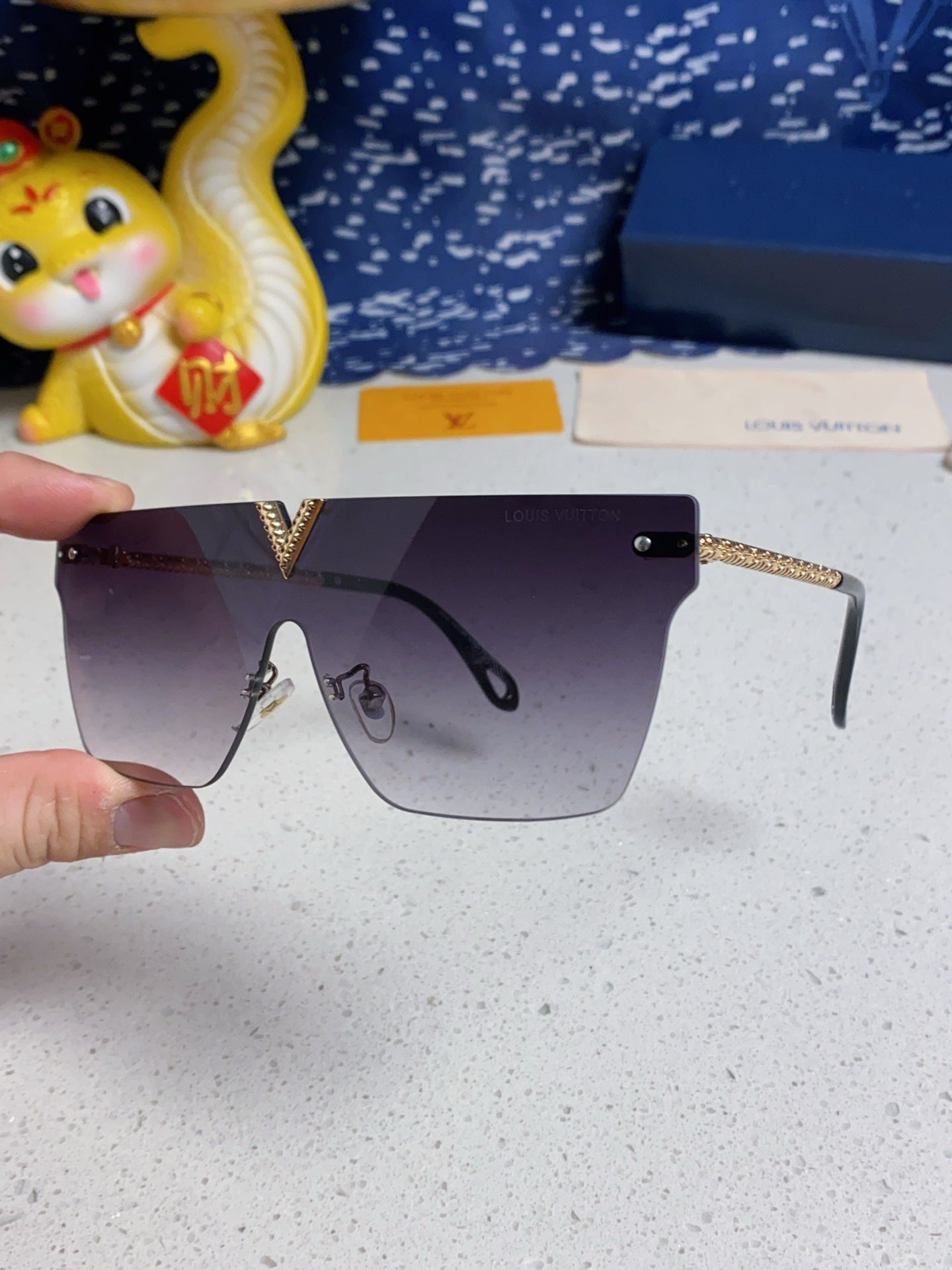 Louis Vuitton Fashion Silver Lens Sunglasses for Men & Women - 997396 - detail image 6