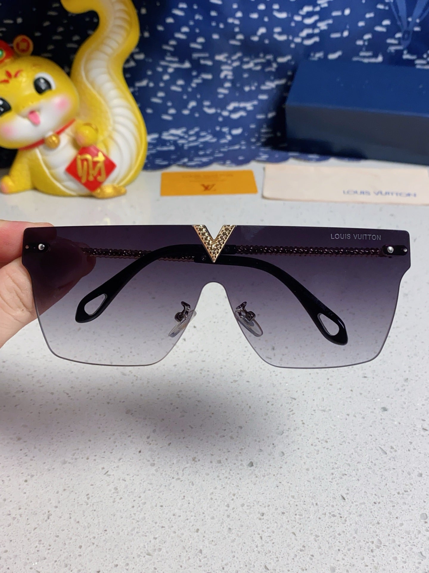 Louis Vuitton Fashion Silver Lens Sunglasses for Men & Women - 997396 - detail image 4