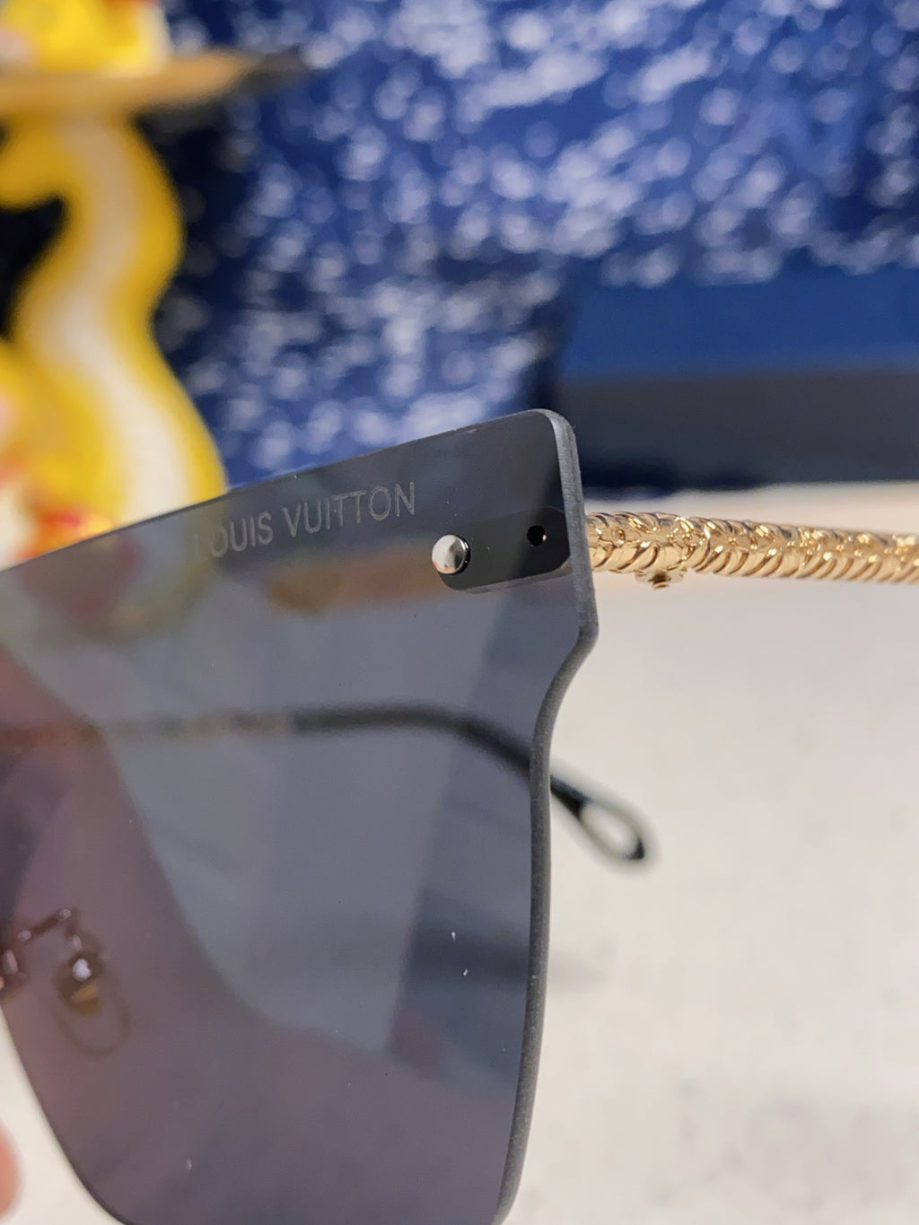 Louis Vuitton Fashion Blue Lens Sunglasses for Men & Women - 997397 - detail image 7