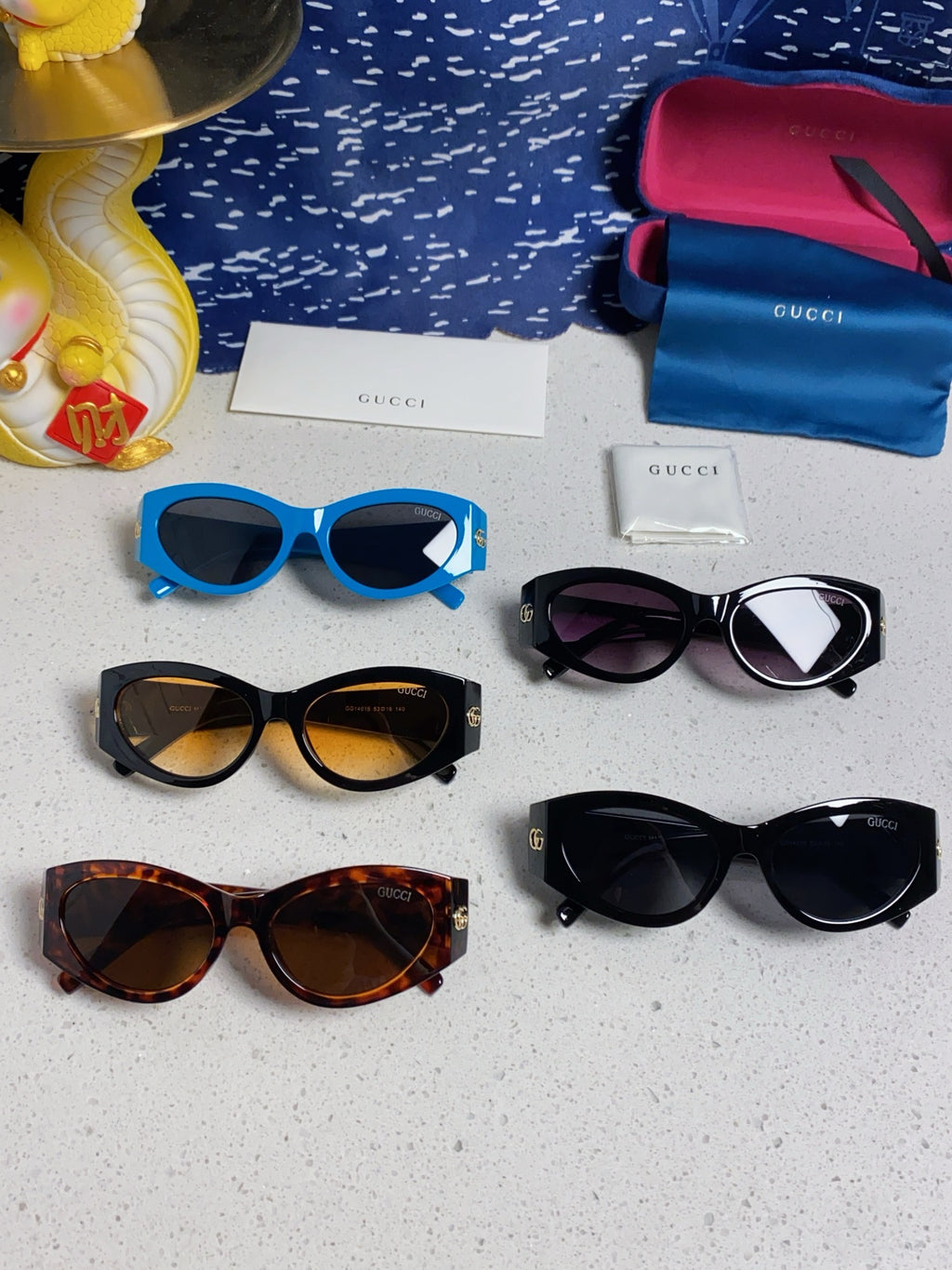 Gucci Cat-Eye Blue Lens Sunglasses for Men & Women - detail image 12