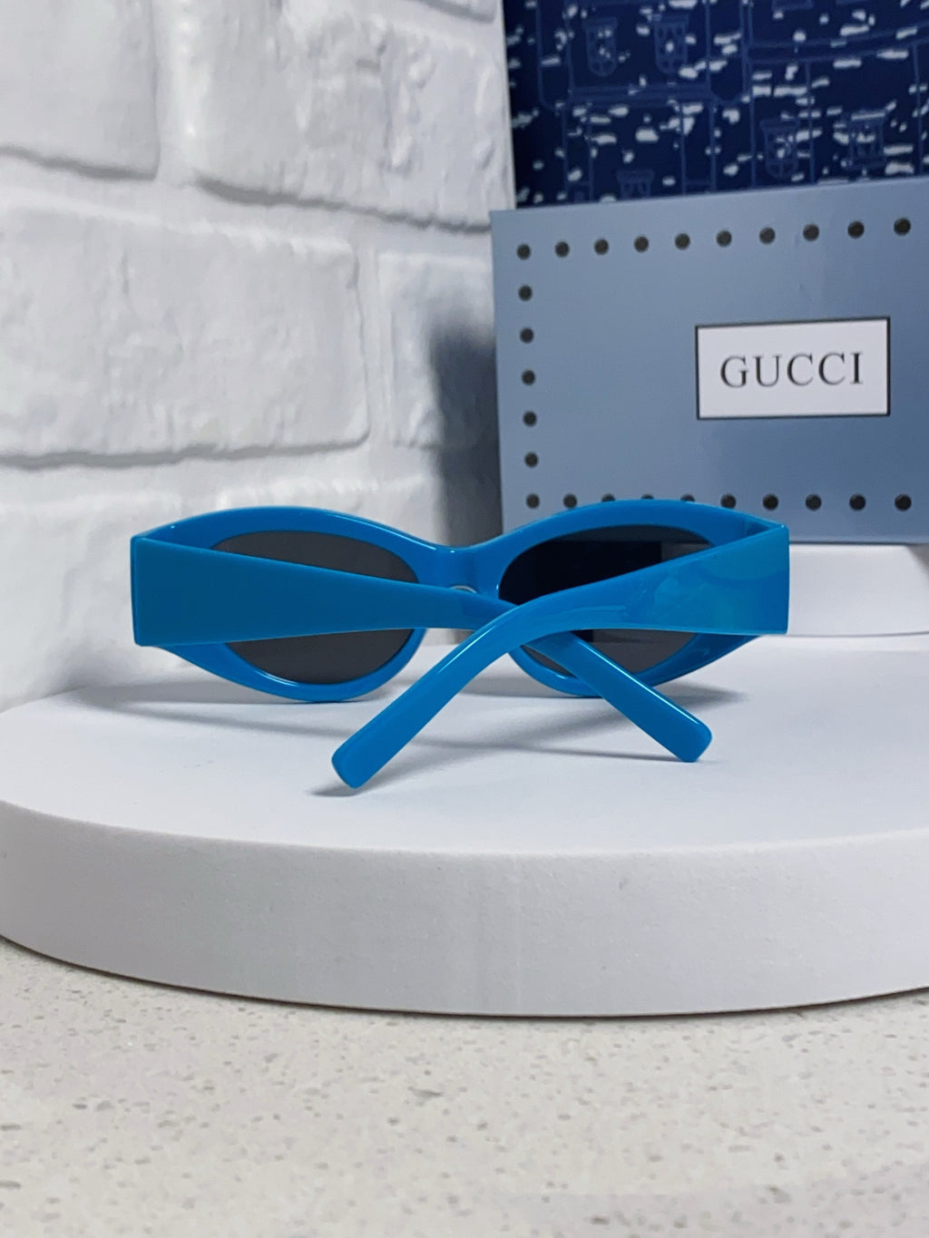 Gucci Cat-Eye Blue Lens Sunglasses for Men & Women - detail image 3