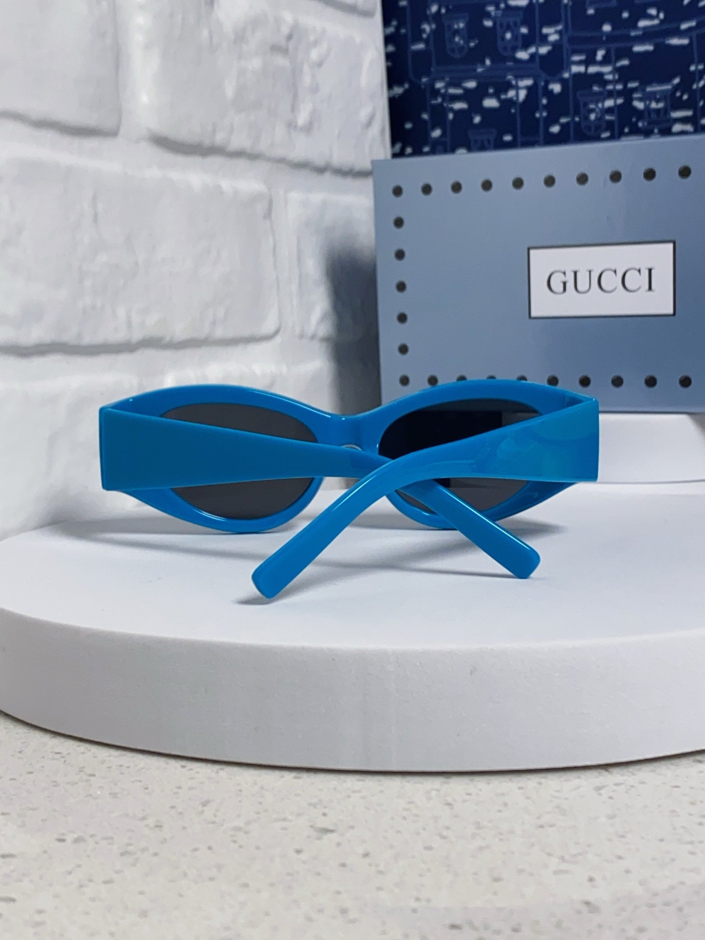 Gucci Cat-Eye Blue Lens Sunglasses for Men & Women - detail image 3