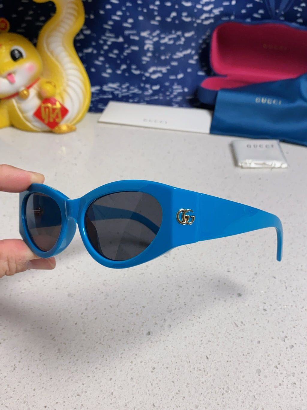 Gucci Cat-Eye Blue Lens Sunglasses for Men & Women - detail image 6