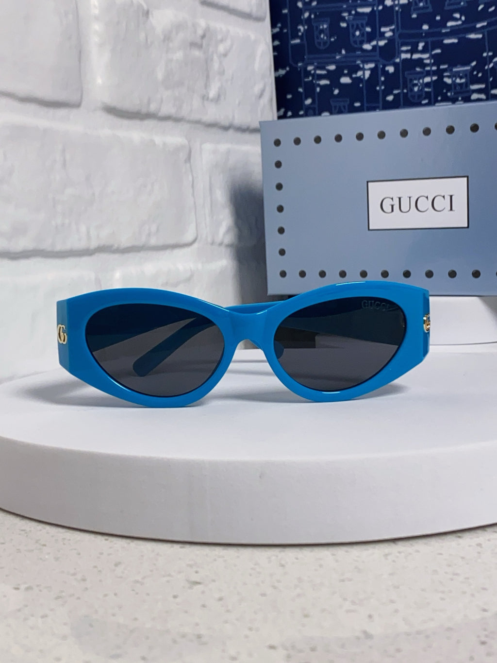 Gucci Cat-Eye Blue Lens Sunglasses for Men & Women - detail image 2
