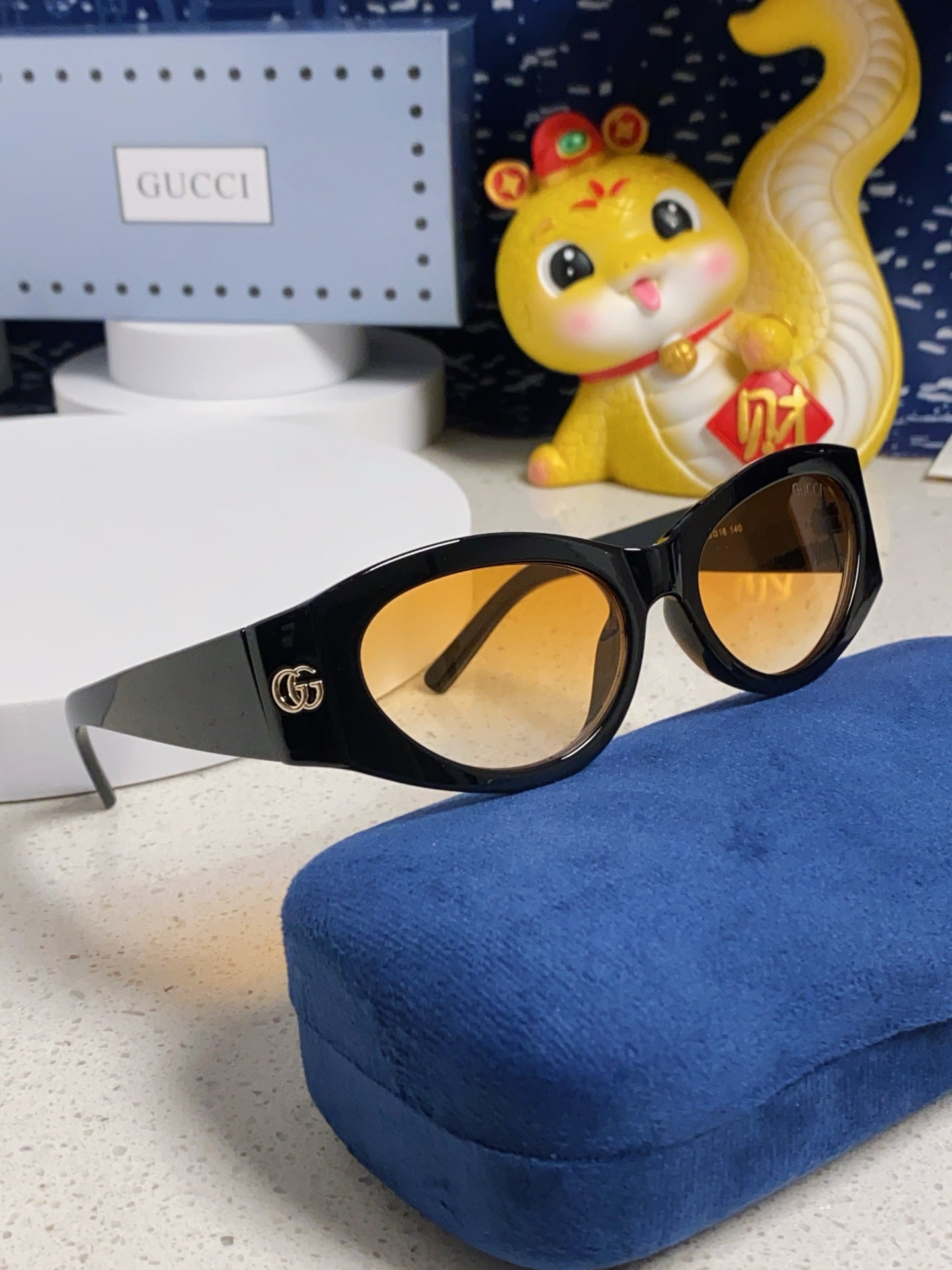 Gucci Cat-Eye Silver Lens Sunglasses for Men & Women - 132222 - detail image 10
