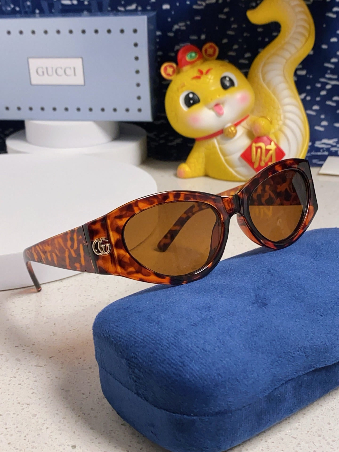 Gucci Cat-Eye Brown Lens Sunglasses for Men & Women - 132223 - detail image 10