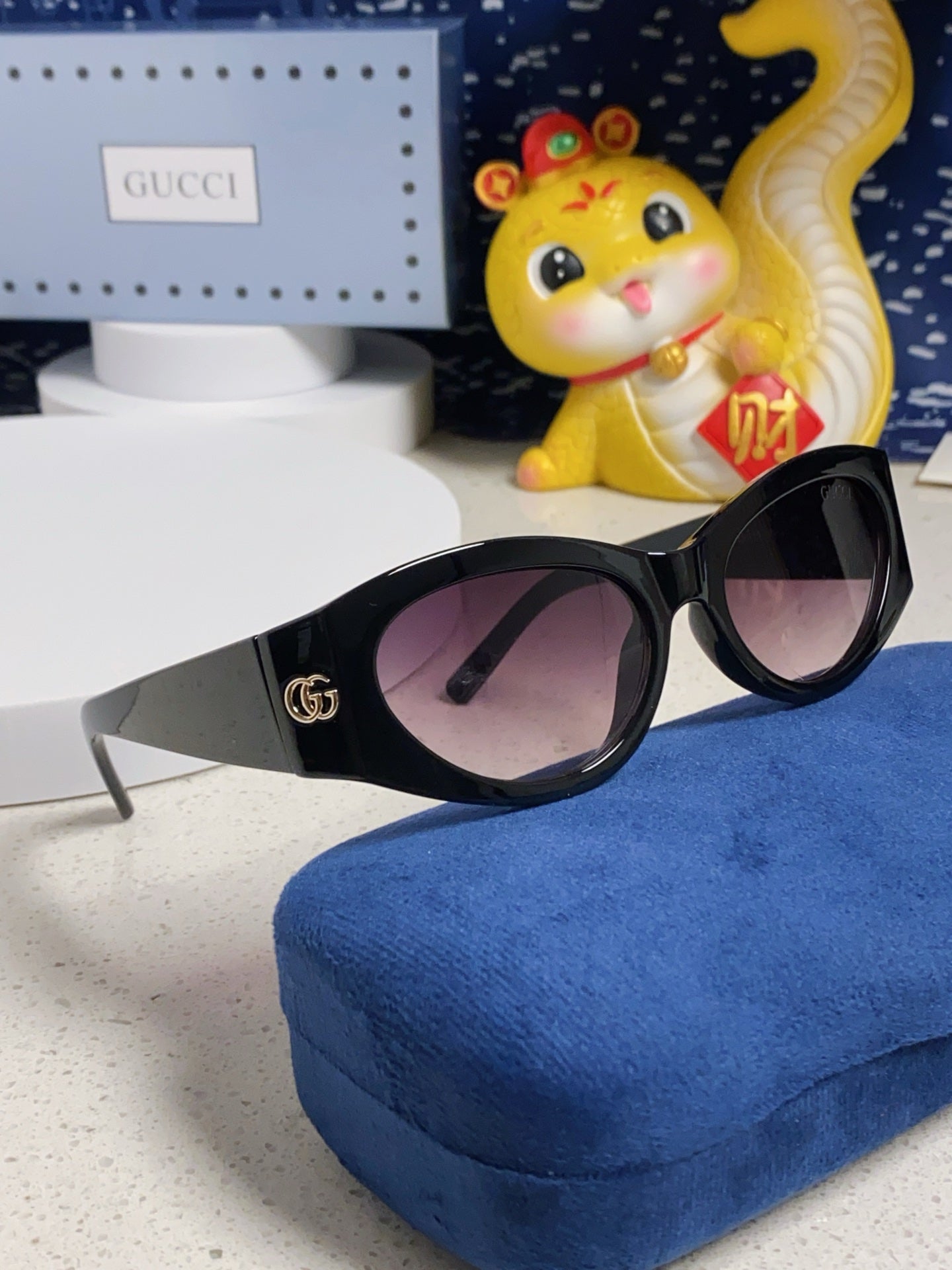 Gucci Cat-Eye Silver Lens Sunglasses for Men & Women - 132224 - detail image 10