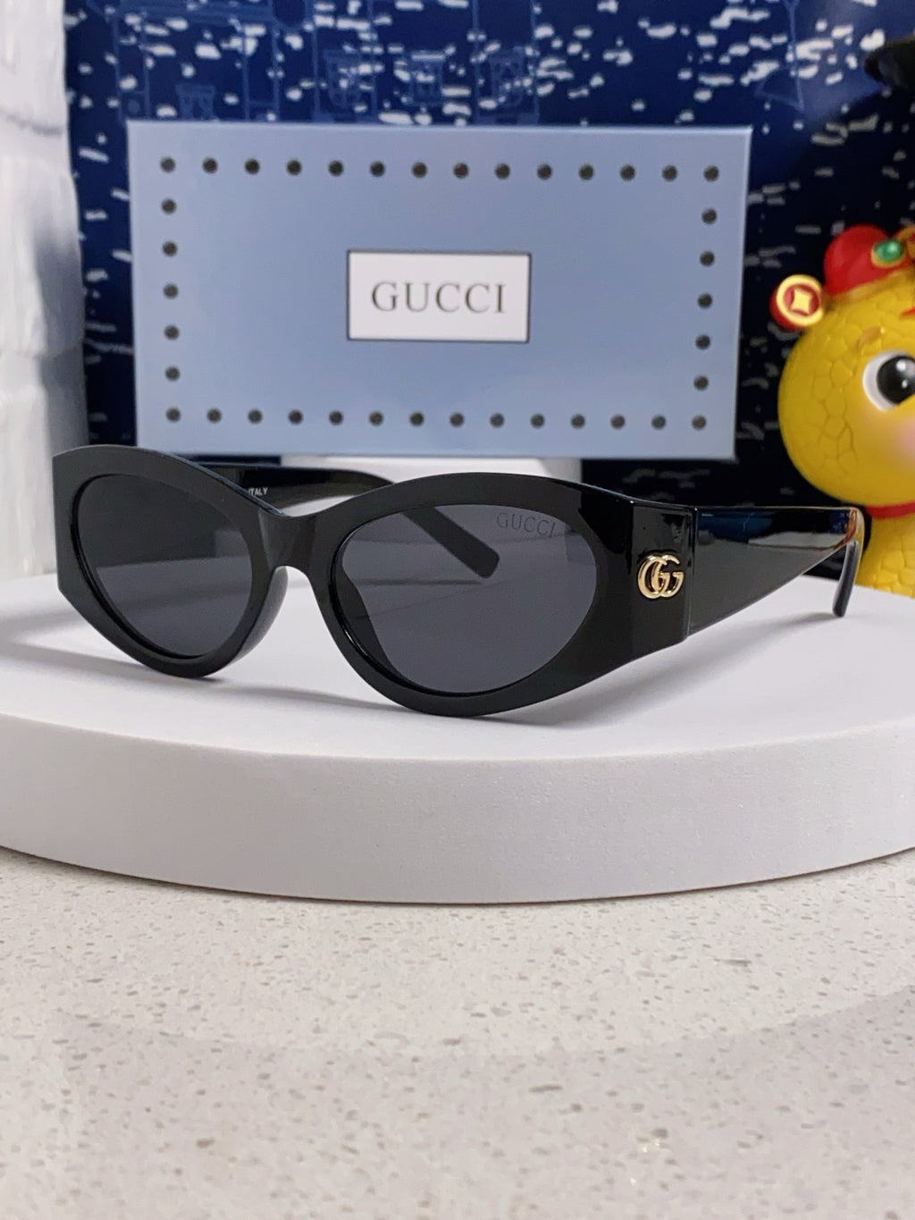 Gucci Cat-Eye Black Lens Sunglasses for Men & Women - 132225 - detail image 2