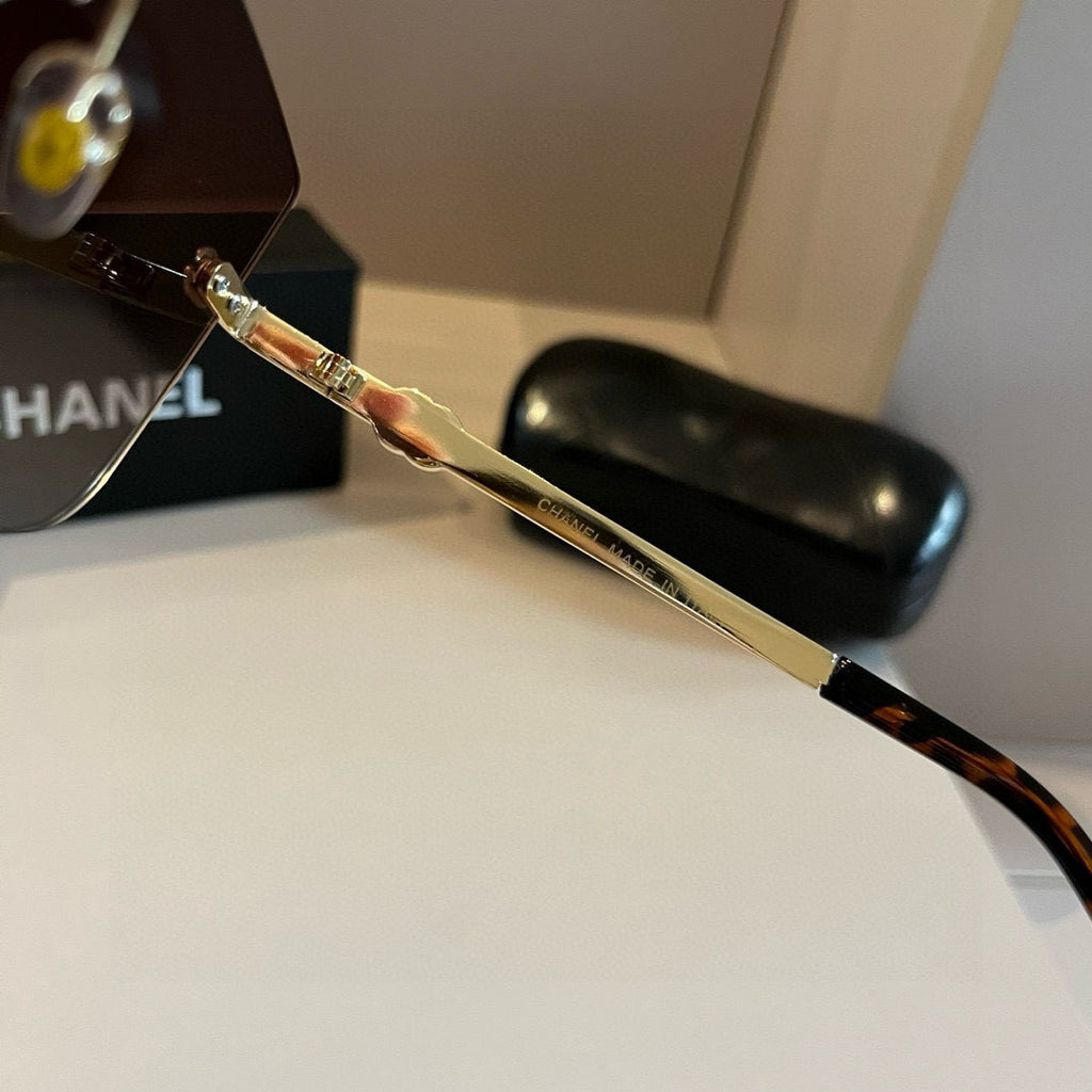 Chanel Oversized Gold Lens Sunglasses for Men & Women - 382199 - detail image 8