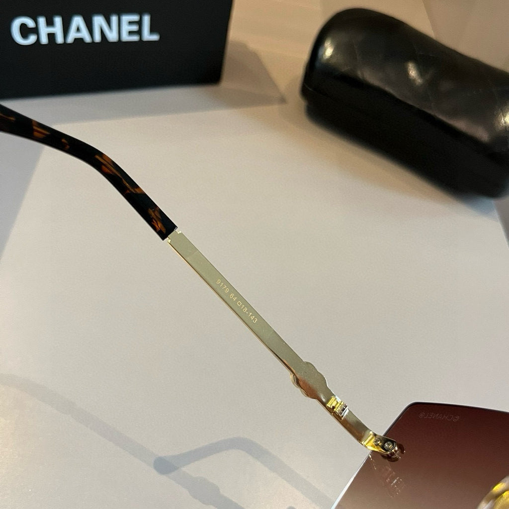 Chanel Oversized Gold Lens Sunglasses for Men & Women - 382199 - detail image 9