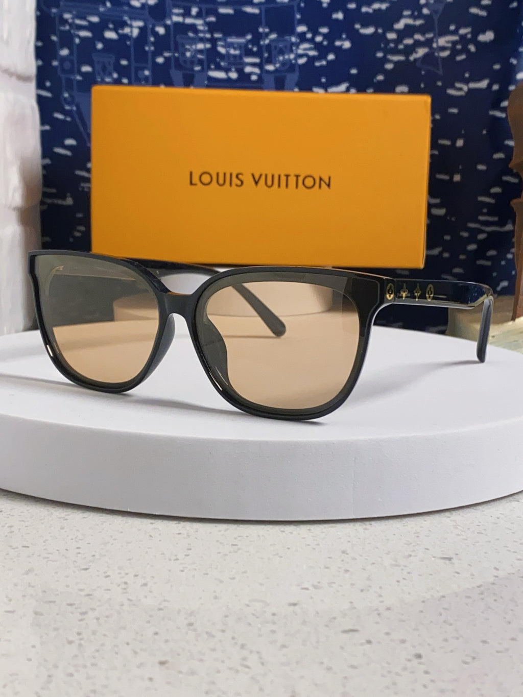 Louis Vuitton Fashion Gold Lens Sunglasses for Women