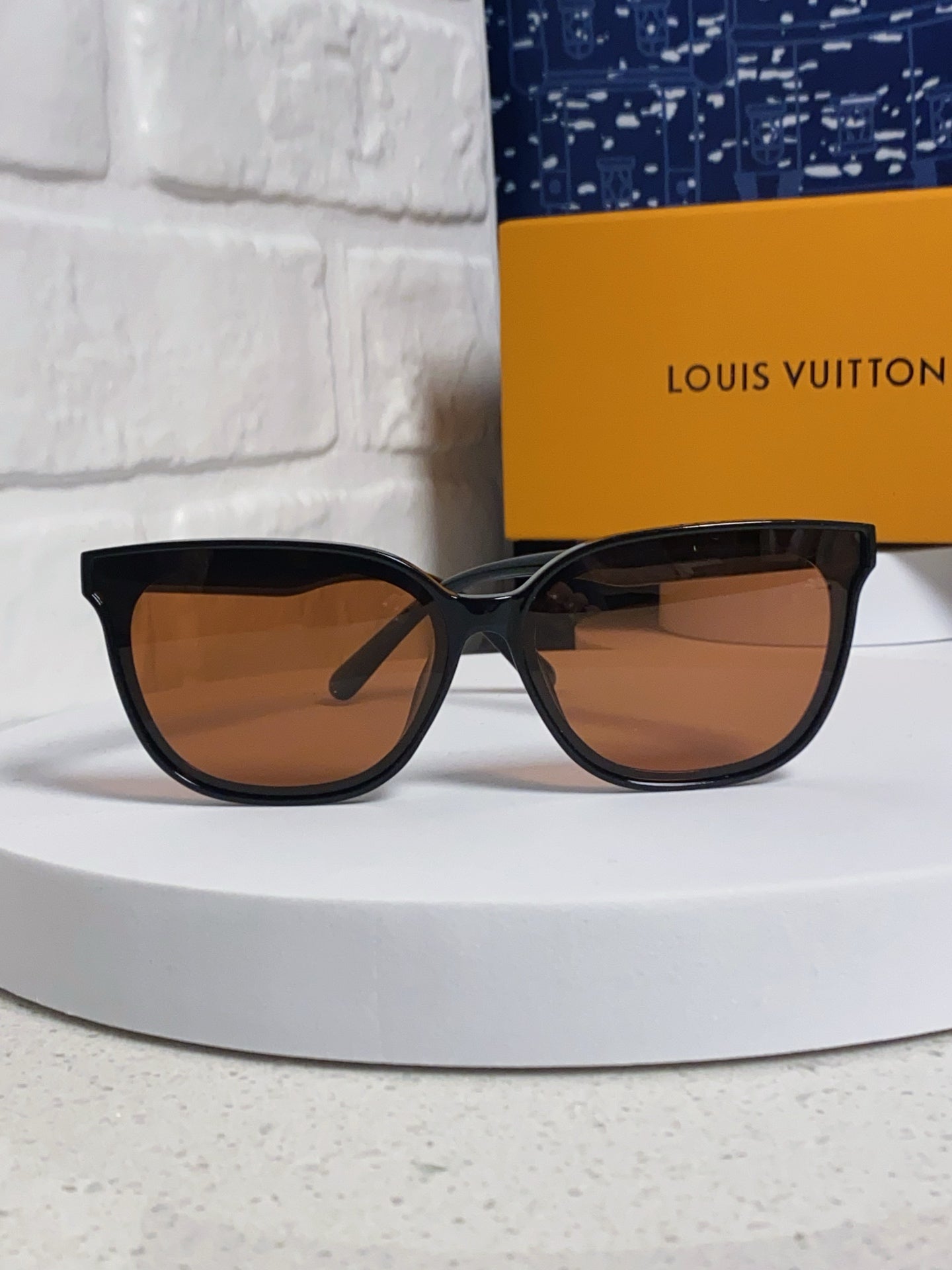 Louis Vuitton Fashion Brown Lens Sunglasses for Women - 381770 - detail image 2