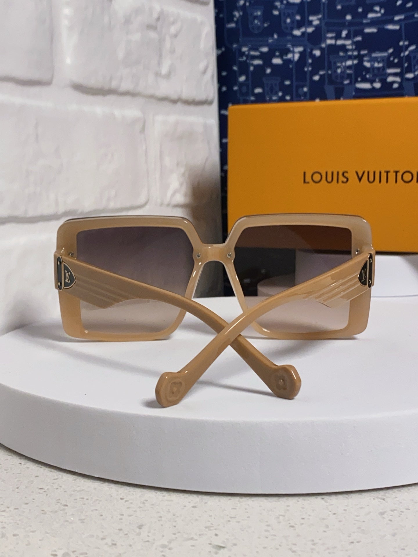 Louis Vuitton Polarized Oversized Brown Lens Sunglasses for Women - 381776 - detail image 3