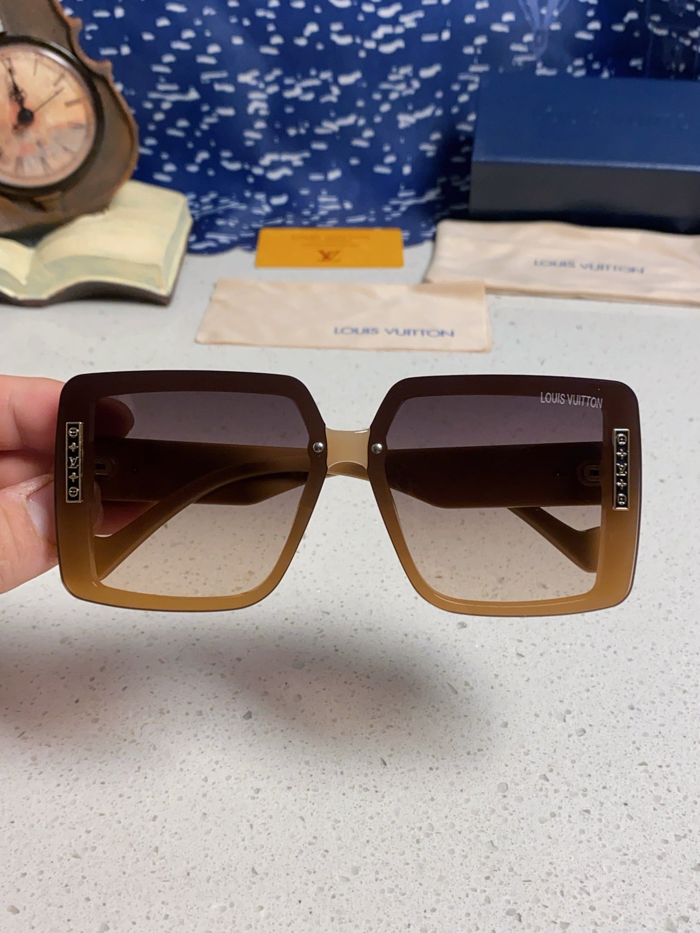Louis Vuitton Polarized Oversized Brown Lens Sunglasses for Women - 381776 - detail image 4