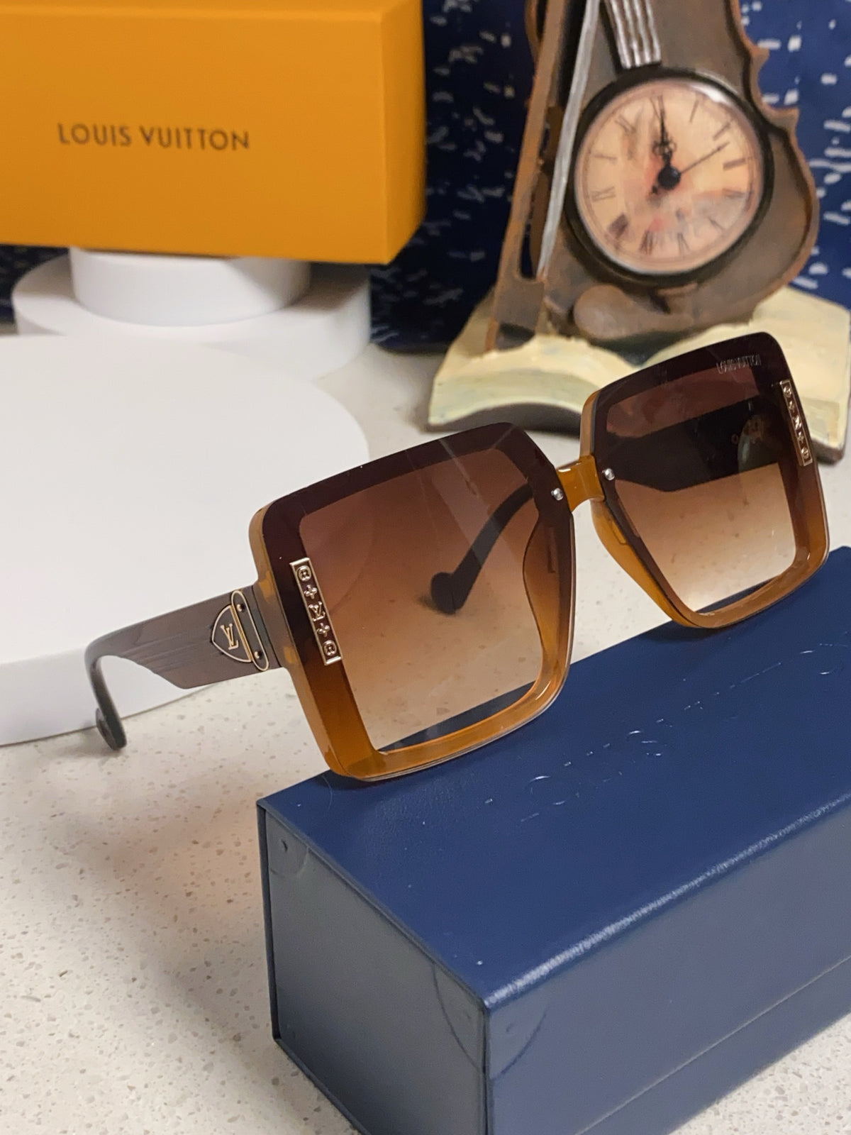 Louis Vuitton Polarized Oversized Brown Lens Sunglasses for Women - detail image 10