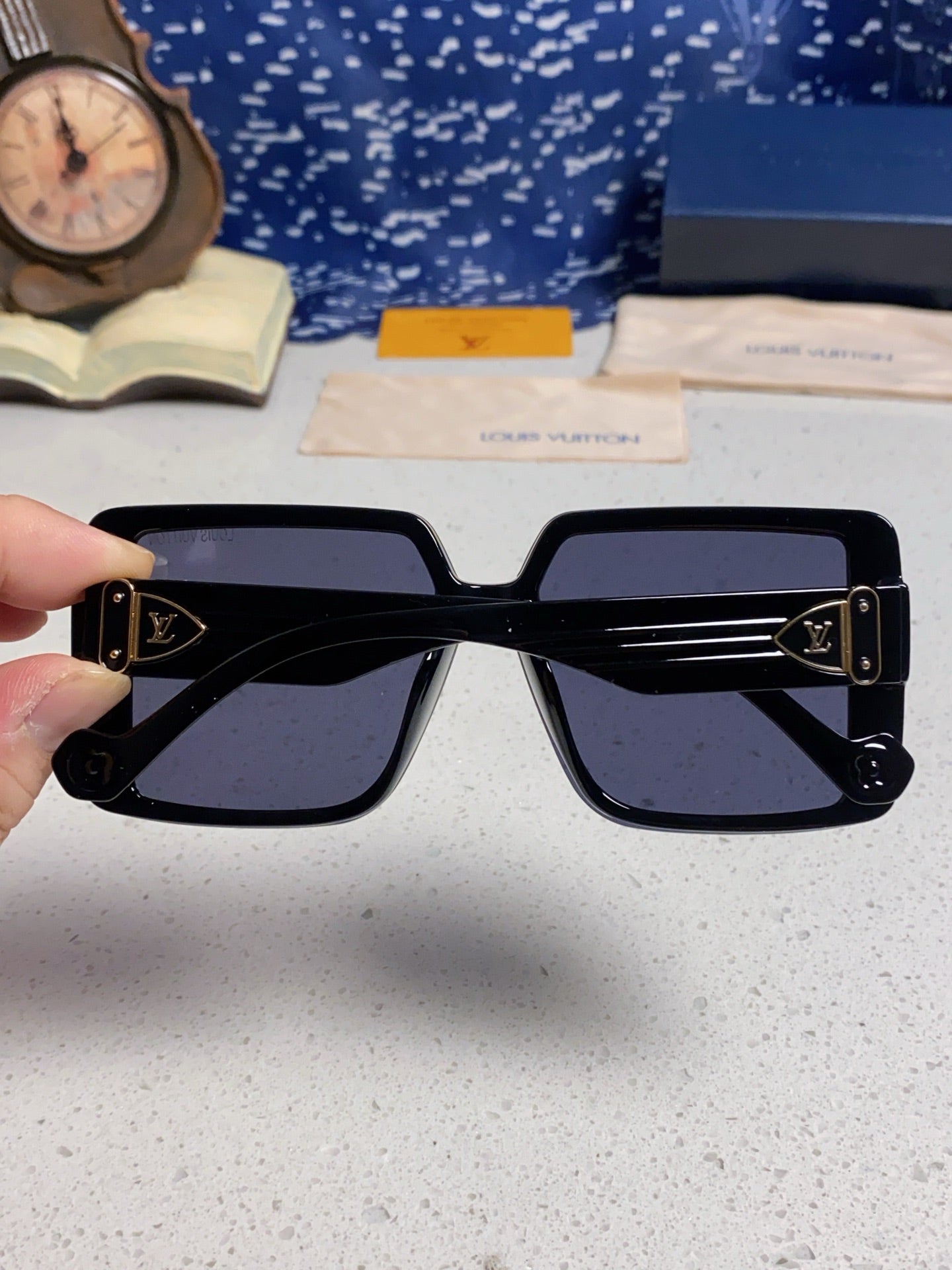 Louis Vuitton Polarized Oversized Gray Lens Sunglasses for Women - 381779 - detail image 5
