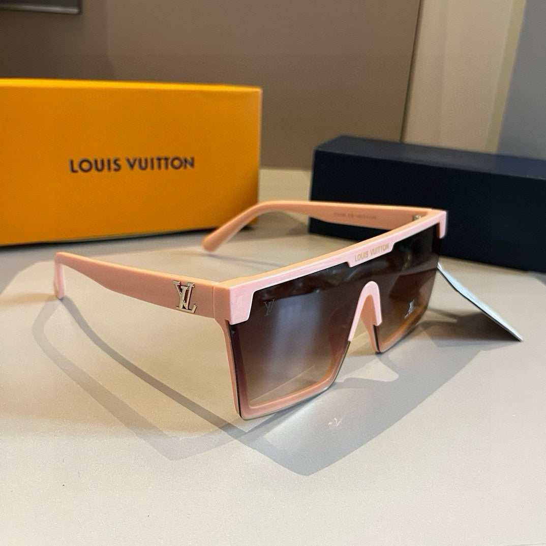 Louis Vuitton Fashion Gold Lens Sunglasses for Men - 381888