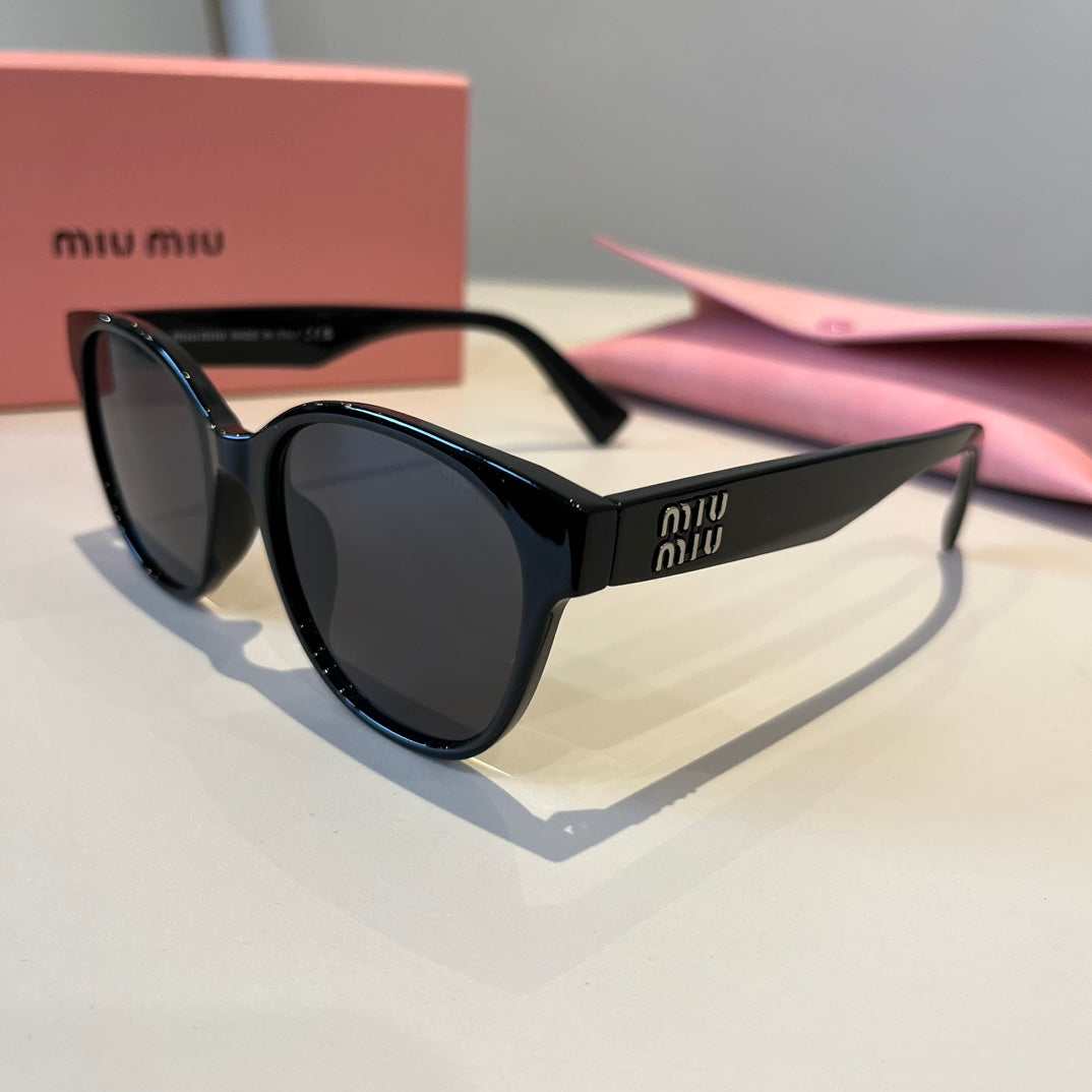 Miu Miu Fashion Black Lens Sunglasses for Men & Women - 382989 - detail image 3