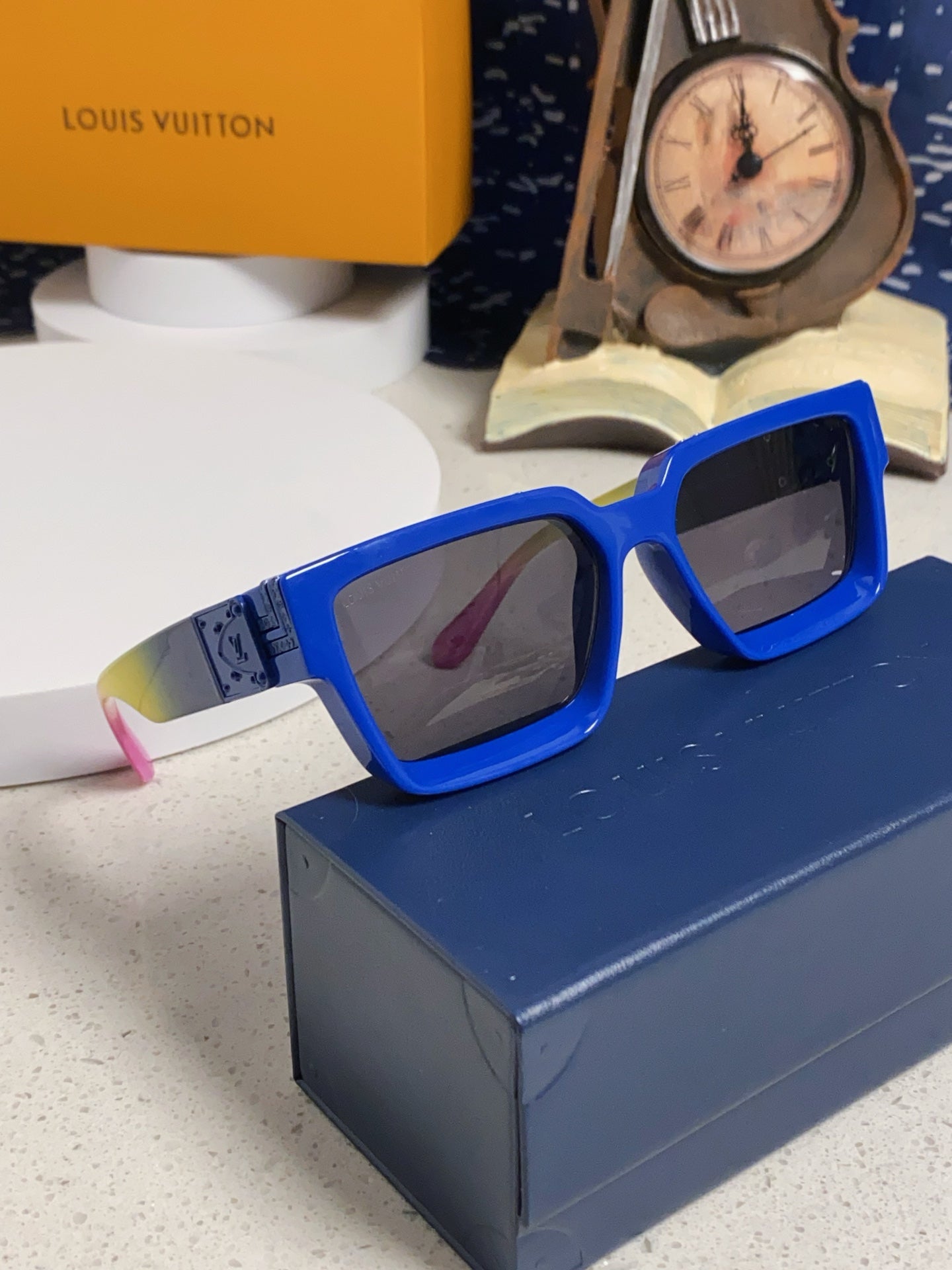 Louis Vuitton M96006 Square Blue Lens Sunglasses for Men & Women - 158159 - detail image 11