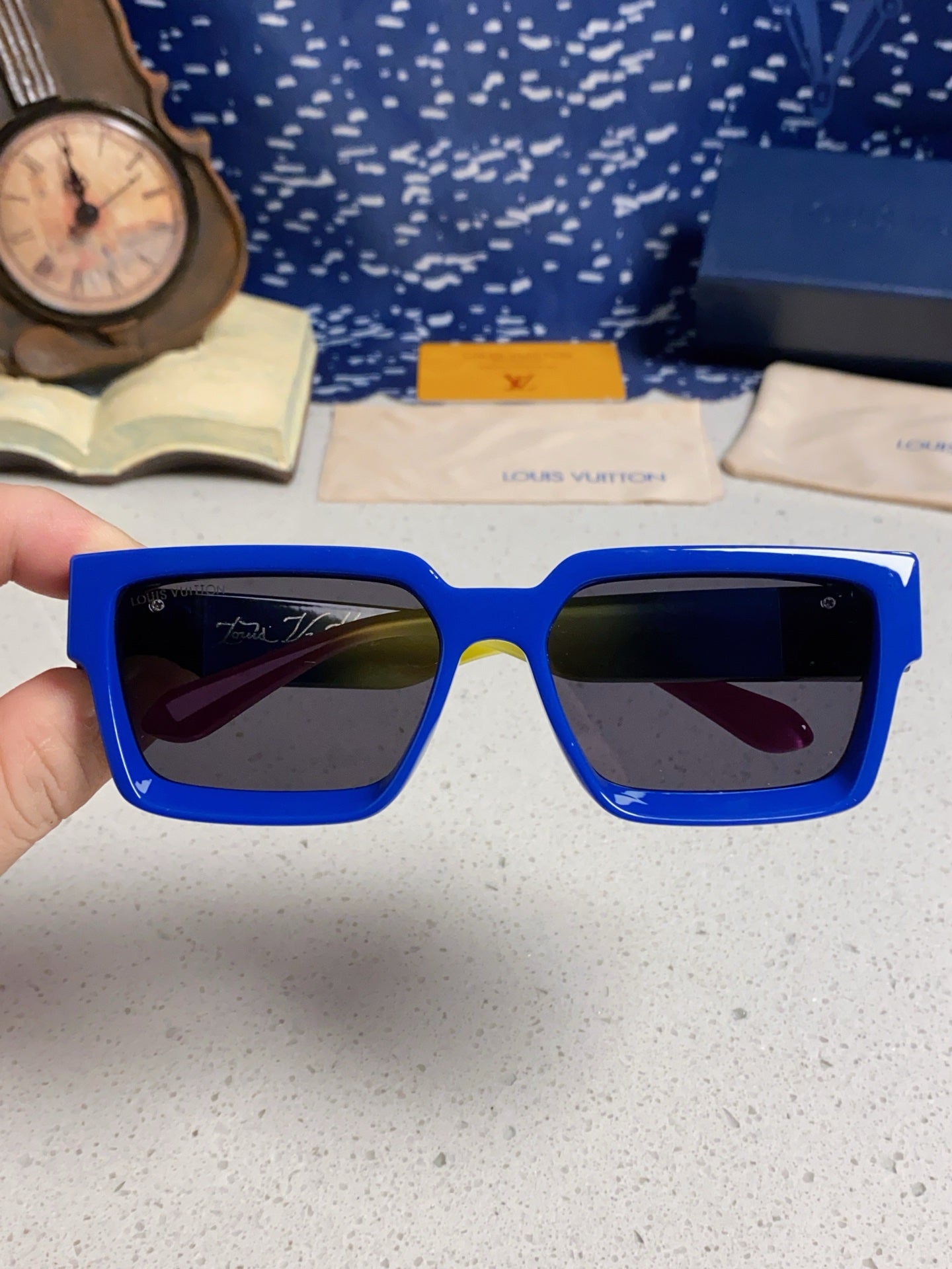 Louis Vuitton M96006 Square Blue Lens Sunglasses for Men & Women - 158159 - detail image 5