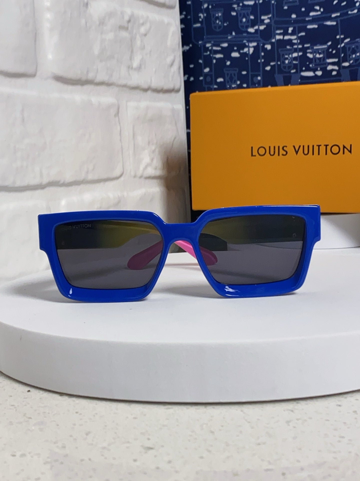 Louis Vuitton M96006 Square Blue Lens Sunglasses for Men & Women - 158159 - detail image 3