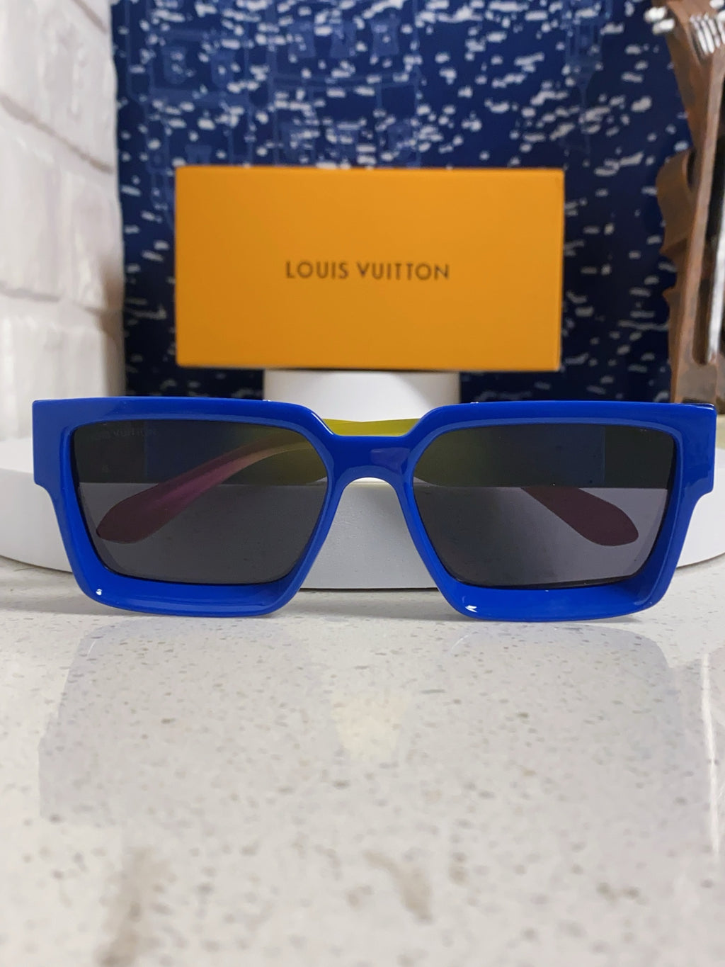 Louis Vuitton M96006 Square Blue Lens Sunglasses for Men & Women - 158159 - detail image 10