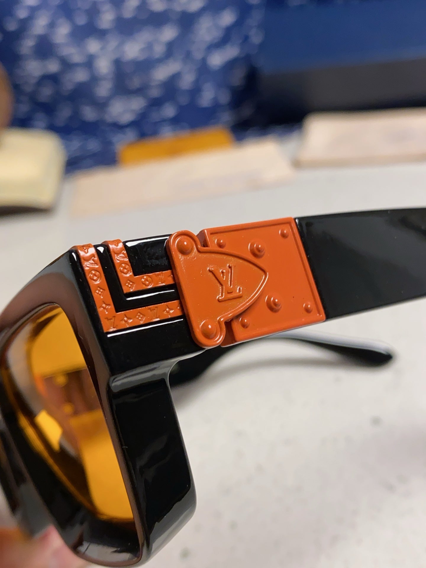 Louis Vuitton M96006 Square Orange Lens Sunglasses for Men & Women - detail image 7