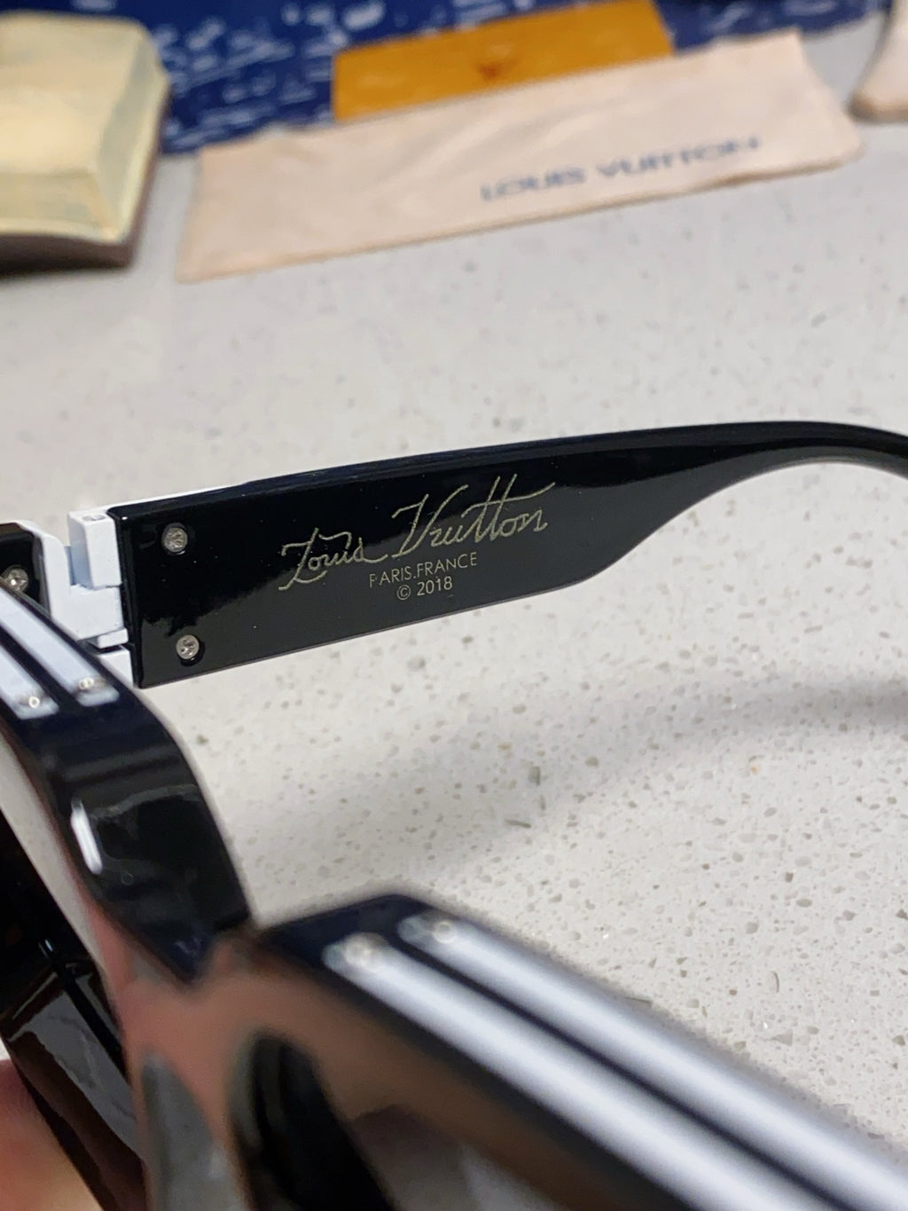 Louis Vuitton M96006 Square Silver Lens Sunglasses for Men & Women - 158161 - detail image 8