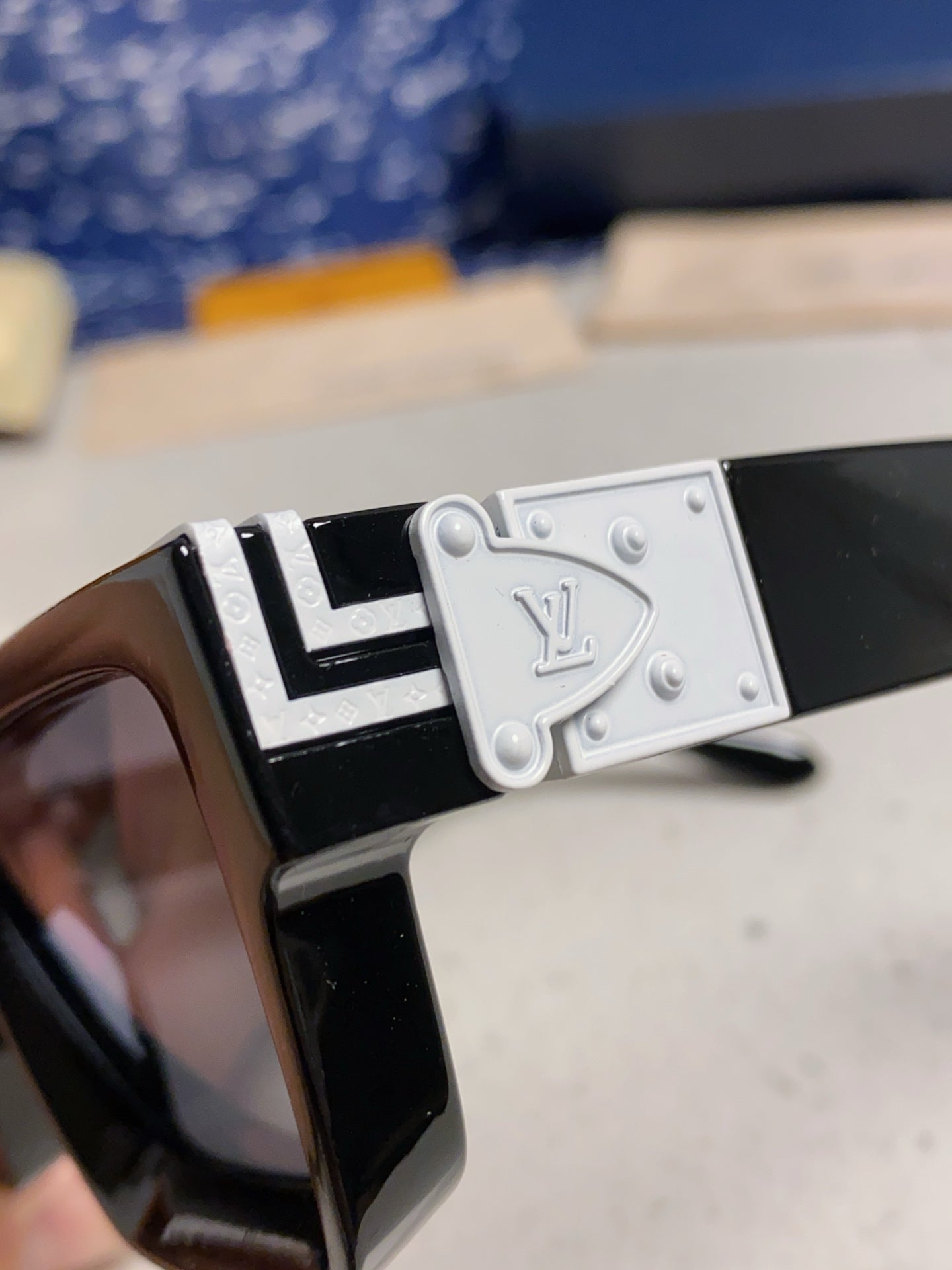 Louis Vuitton M96006 Square Silver Lens Sunglasses for Men & Women - 158161 - detail image 7