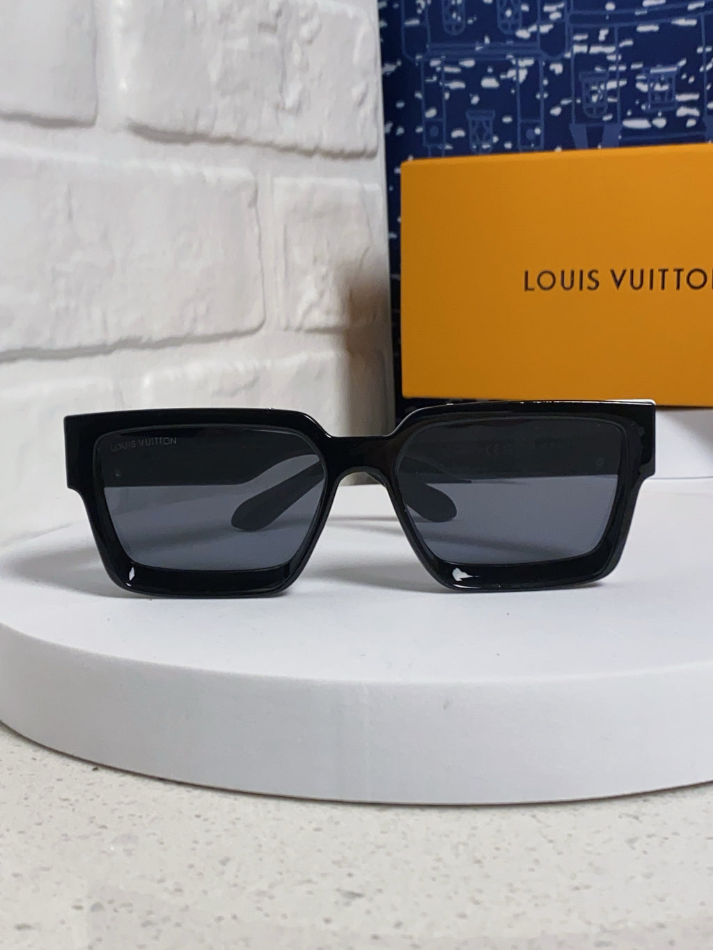 Louis Vuitton M96006 Square Silver Lens Sunglasses for Men & Women - 158161 - detail image 2