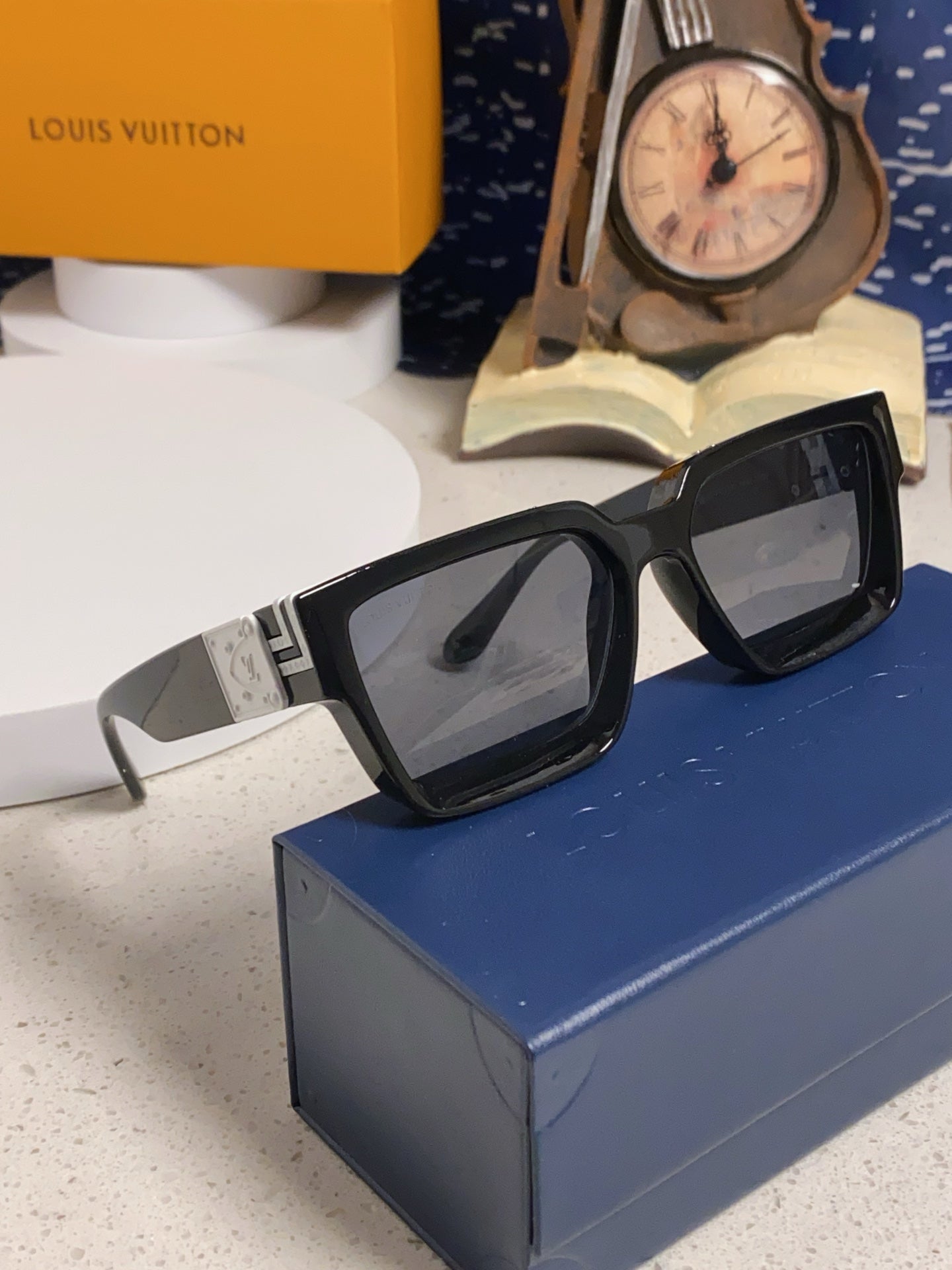 Louis Vuitton M96006 Square Silver Lens Sunglasses for Men & Women - 398250 - detail image 10