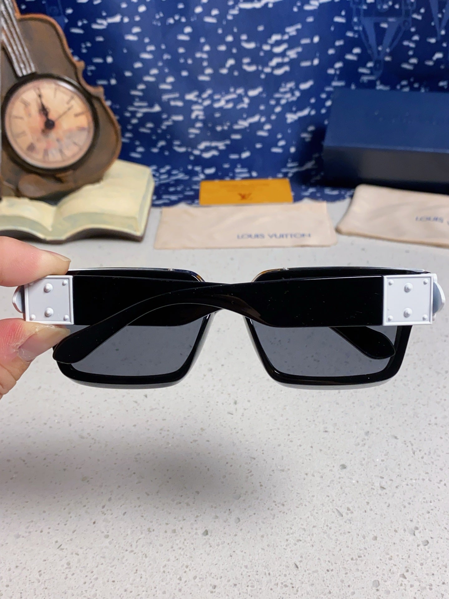 Louis Vuitton M96006 Square Silver Lens Sunglasses for Men & Women - 158161 - detail image 5