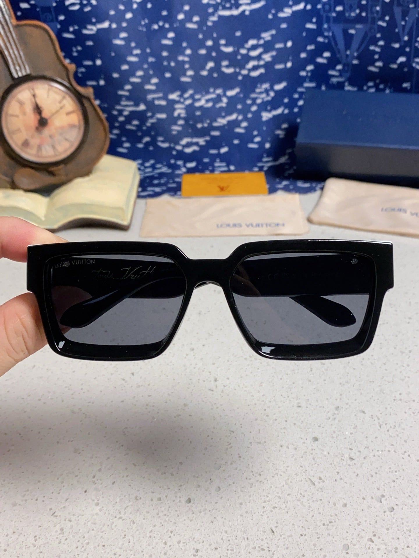 Louis Vuitton M96006 Square Silver Lens Sunglasses for Men & Women - 158161 - detail image 4