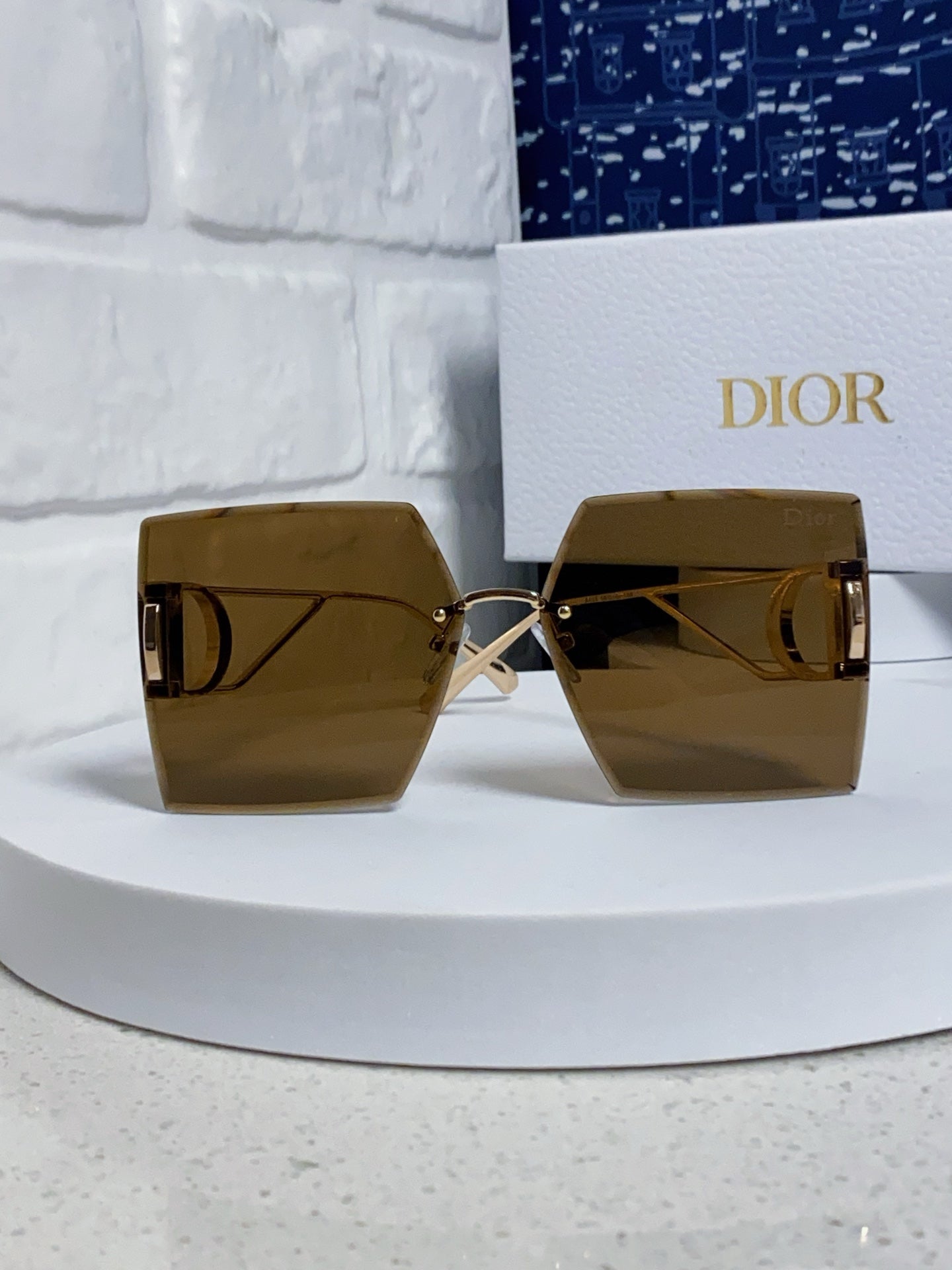 Dior 30MONTAIGNE Lightweight Rimless Brown Lens Sunglasses for Men & Women - detail image 2