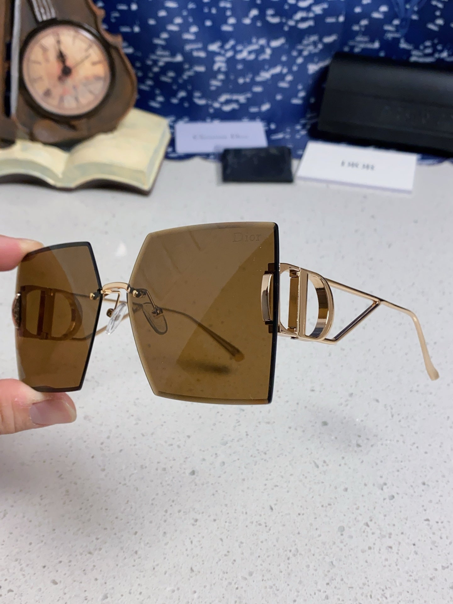 Dior 30MONTAIGNE Lightweight Rimless Brown Lens Sunglasses for Men & Women - detail image 6