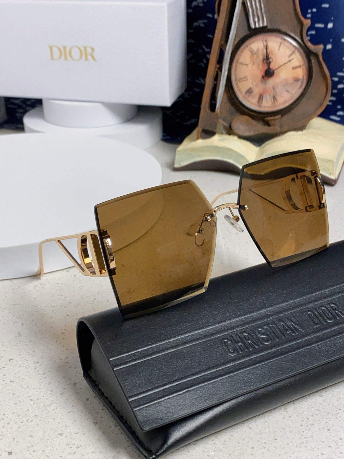 Dior 30MONTAIGNE Lightweight Rimless Brown Lens Sunglasses for Men & Women - detail image 10