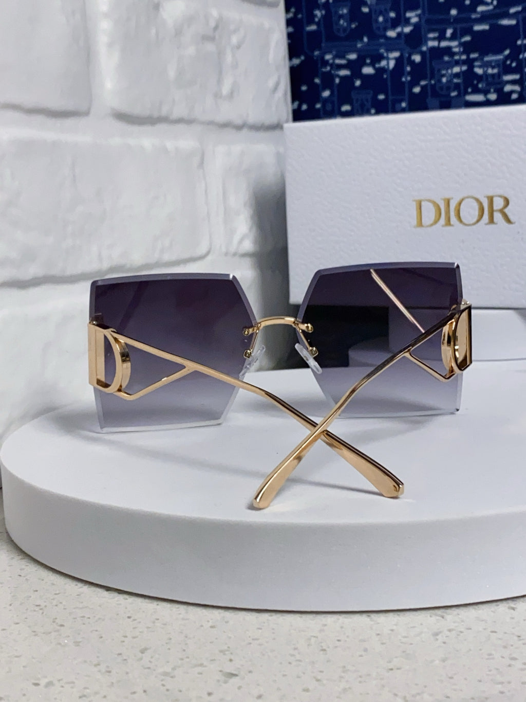 Dior 30MONTAIGNE Lightweight Rimless Gray Lens Sunglasses for Men & Women - detail image 3