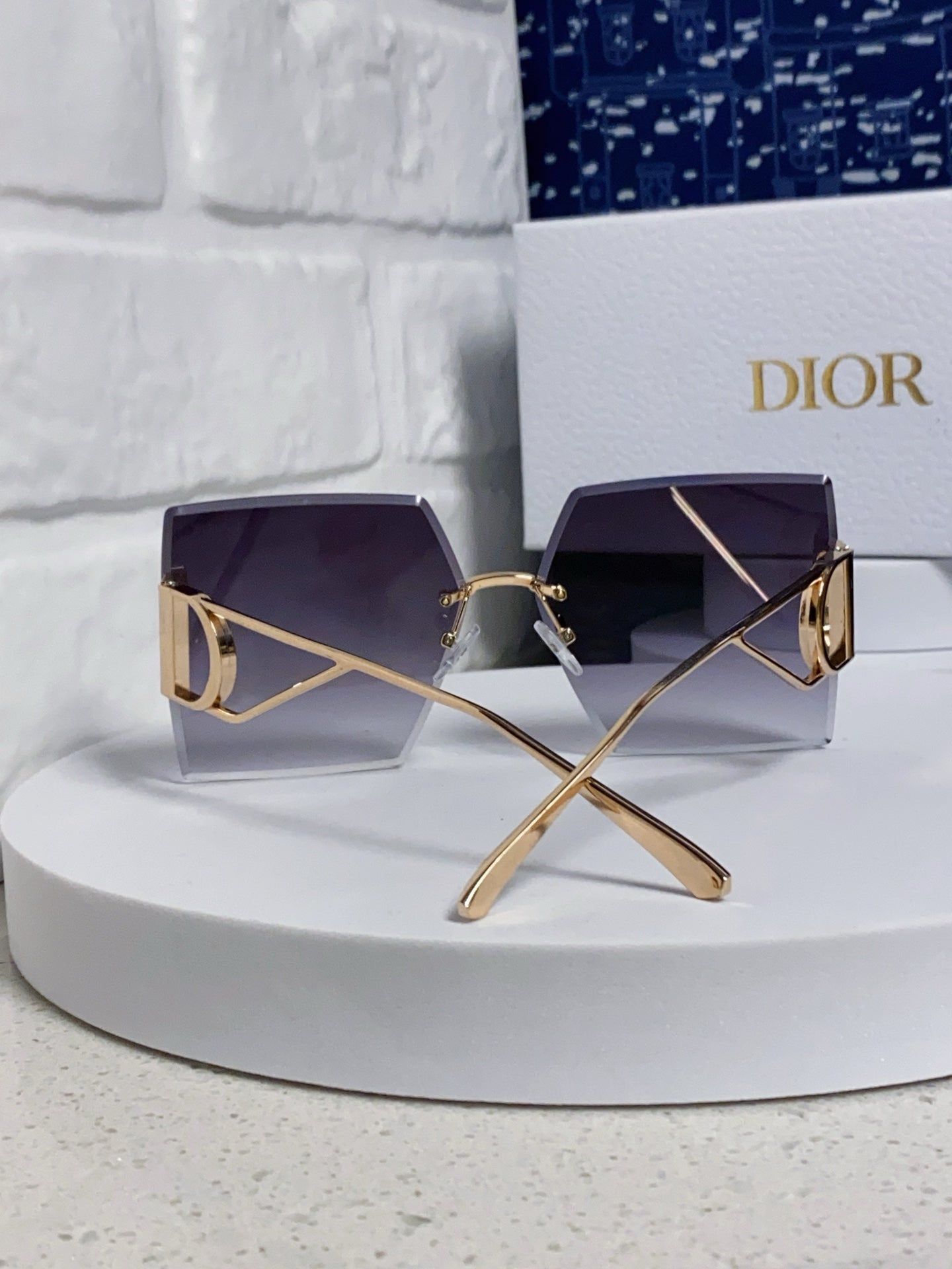 Dior 30MONTAIGNE Lightweight Rimless Gray Lens Sunglasses for Men & W - 415361 - detail image 3