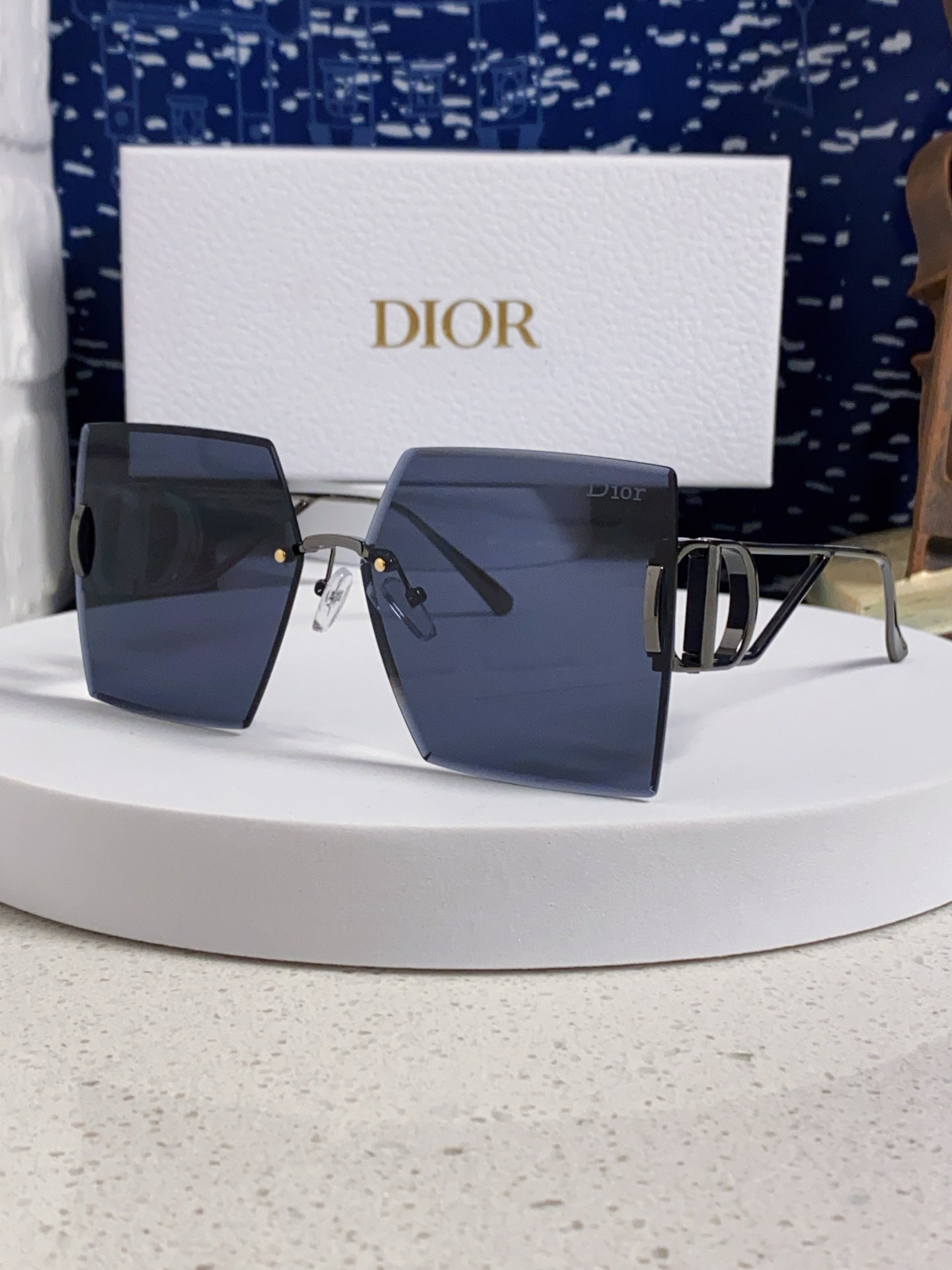 Dior 30MONTAIGNE Lightweight Rimless Red Lens Sunglasses for Men & Wo - 867127