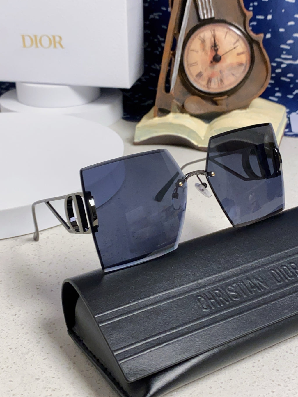 Dior 30MONTAIGNE Lightweight Rimless Red Lens Sunglasses for Men & Women - detail image 10